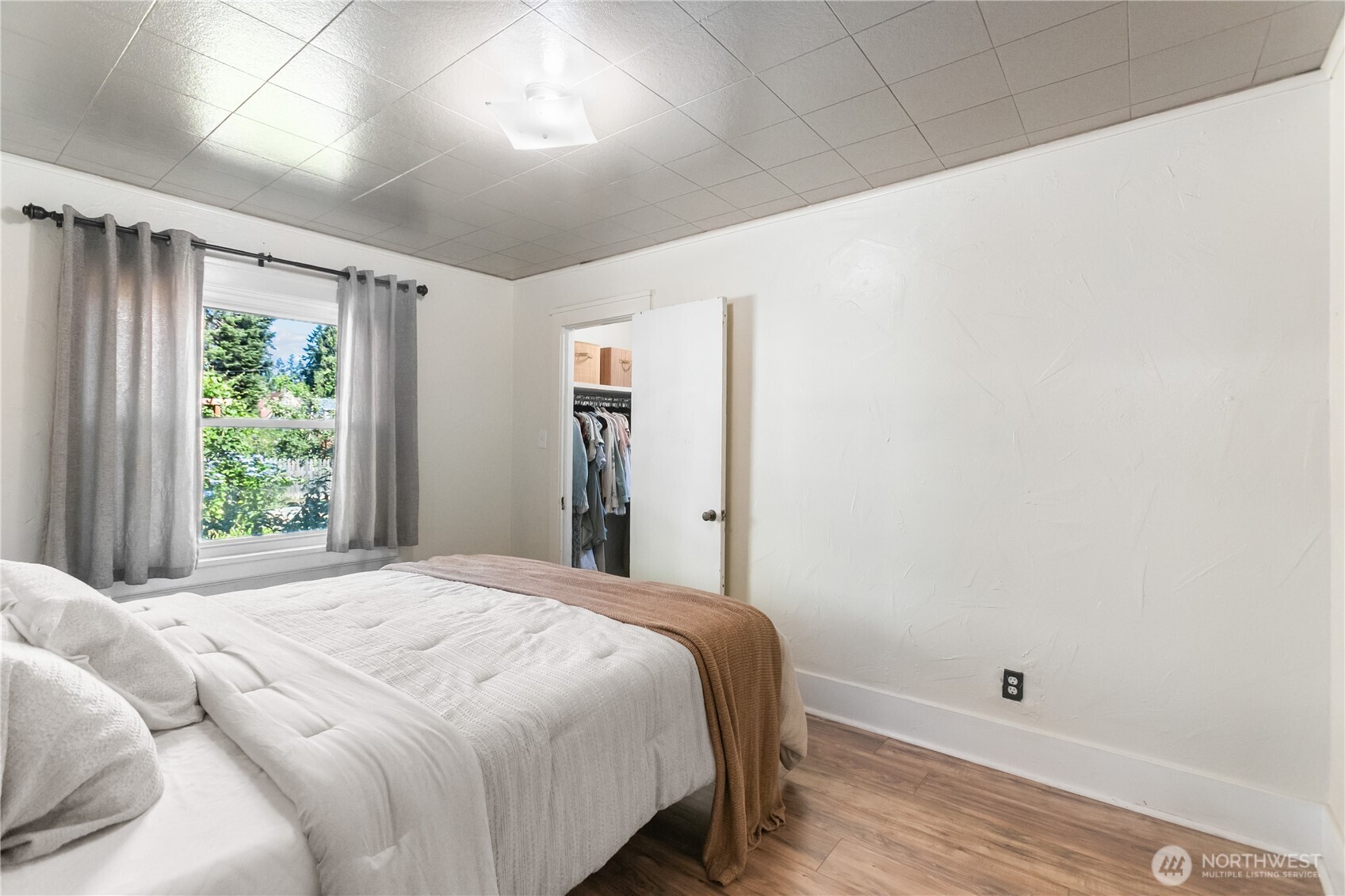 1918 Gregory Way Property Photo 22