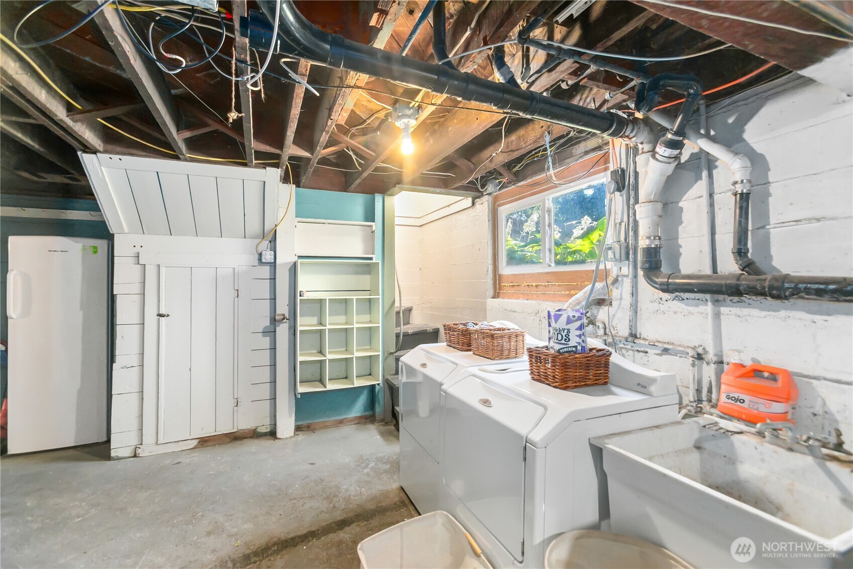 1918 Gregory Way Property Photo 23