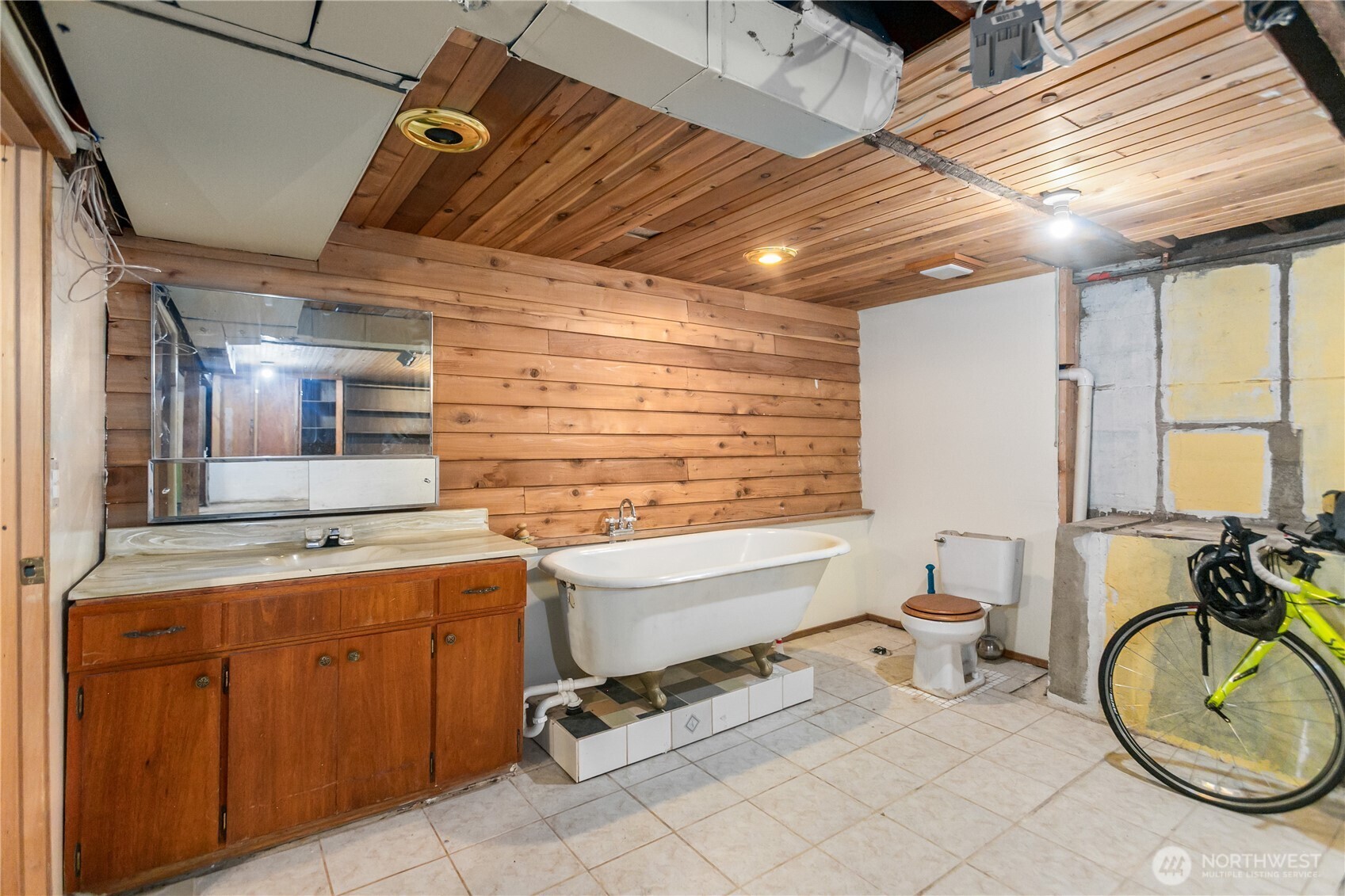 1918 Gregory Way Property Photo 24