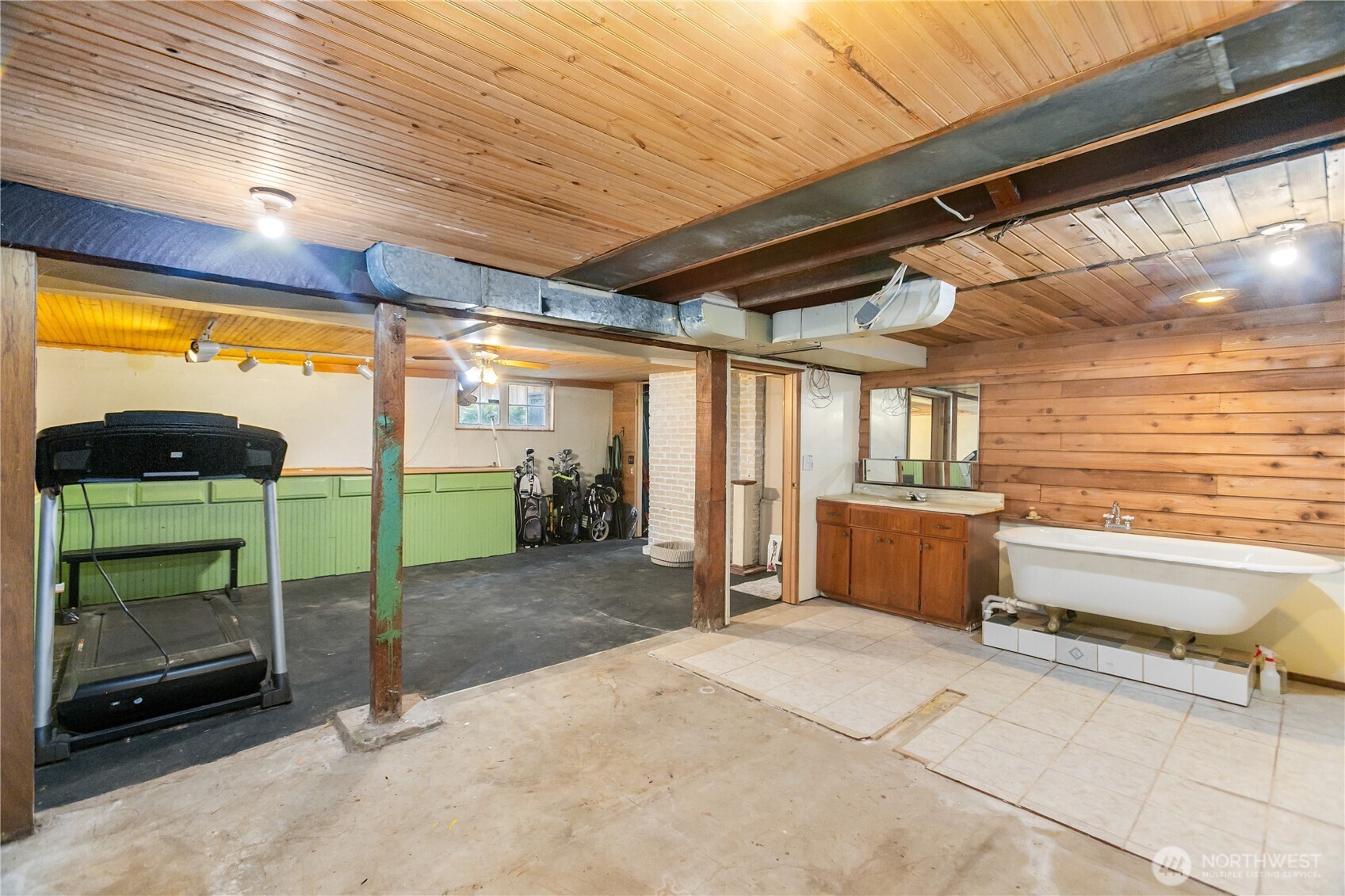 1918 Gregory Way Property Photo 27