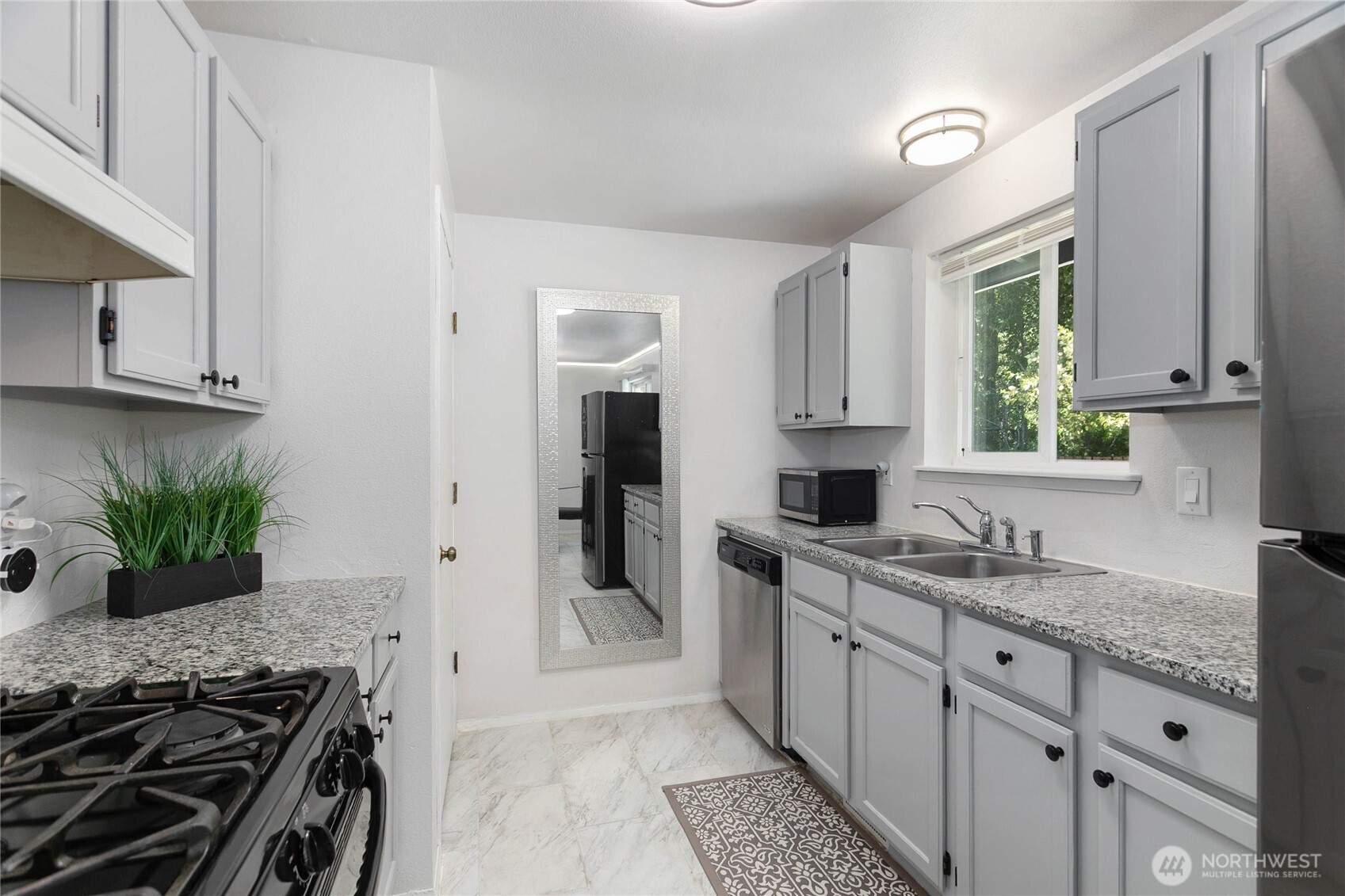 8370 Grouse Crescent Drive Property Photo 11