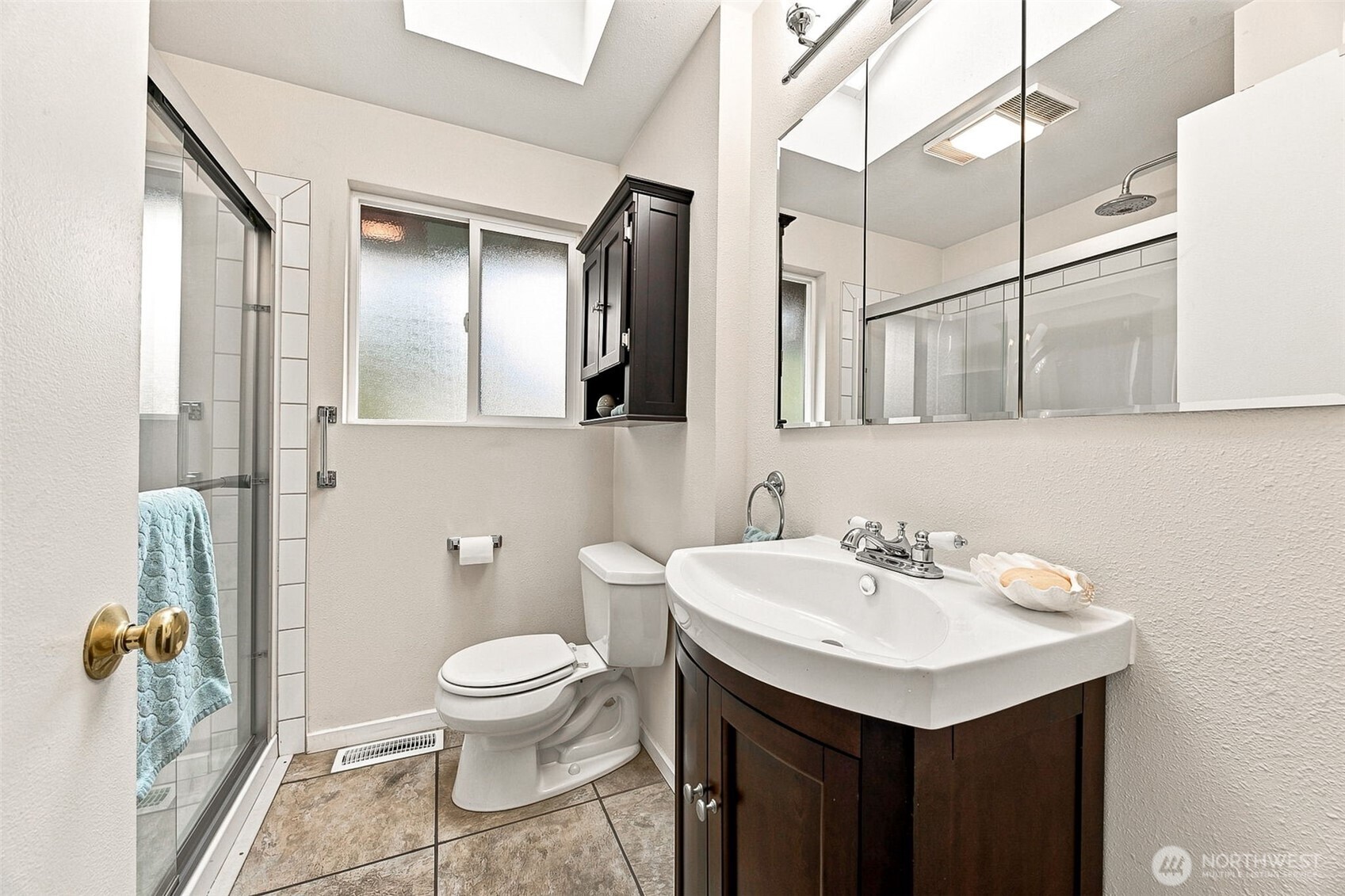 612 S 195th Street Property Photo 14
