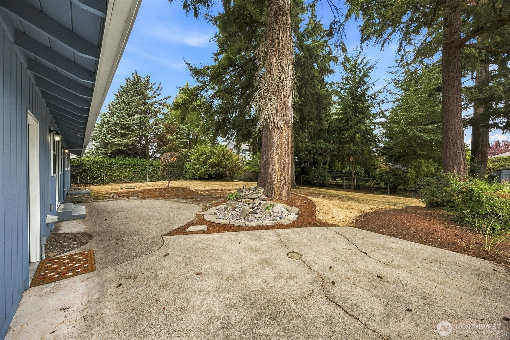 612 S 195th Street Property Photo 17