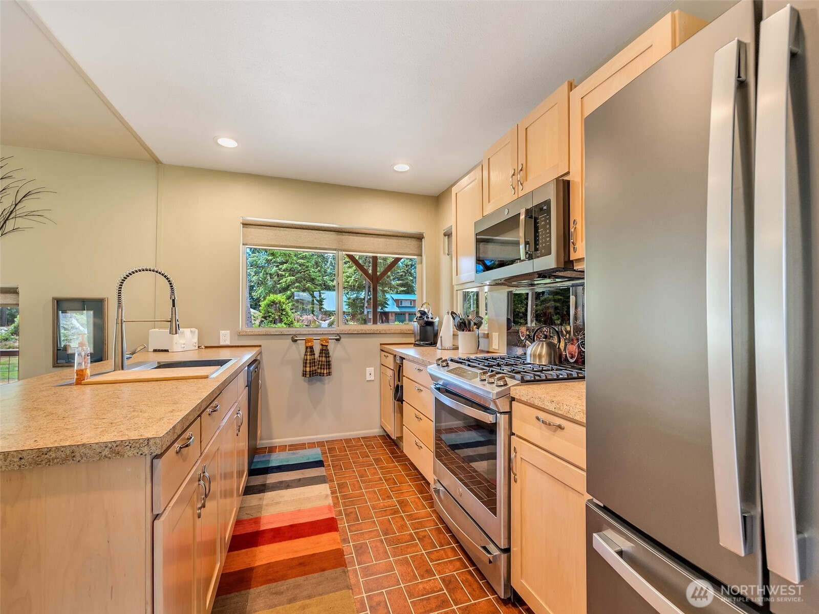 2902 Foxglove Lane Property Photo 4