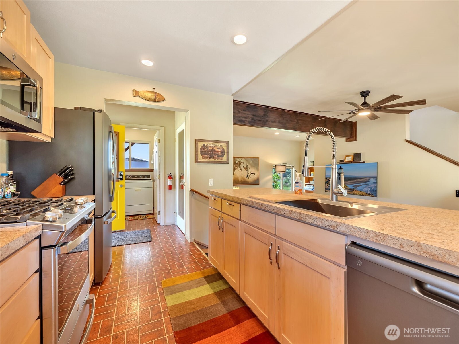 2902 Foxglove Lane Property Photo 6