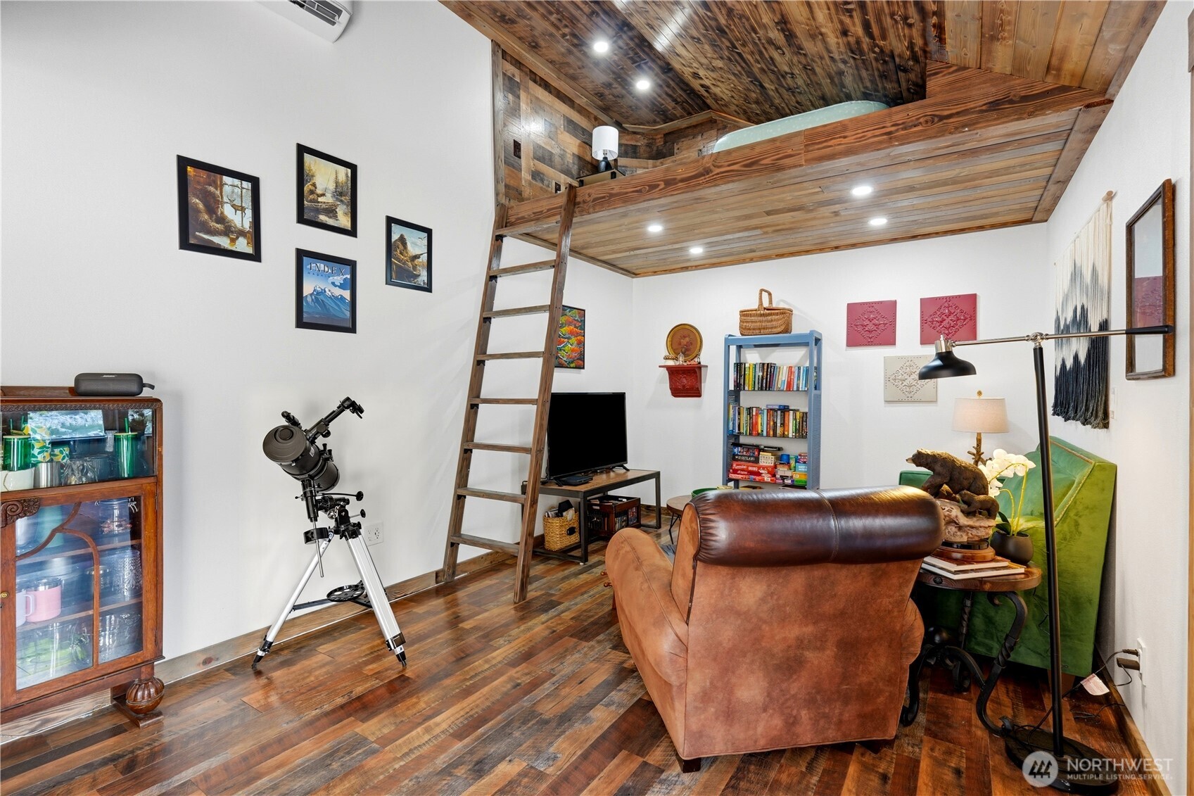 48308 River Park Drive Property Photo 7