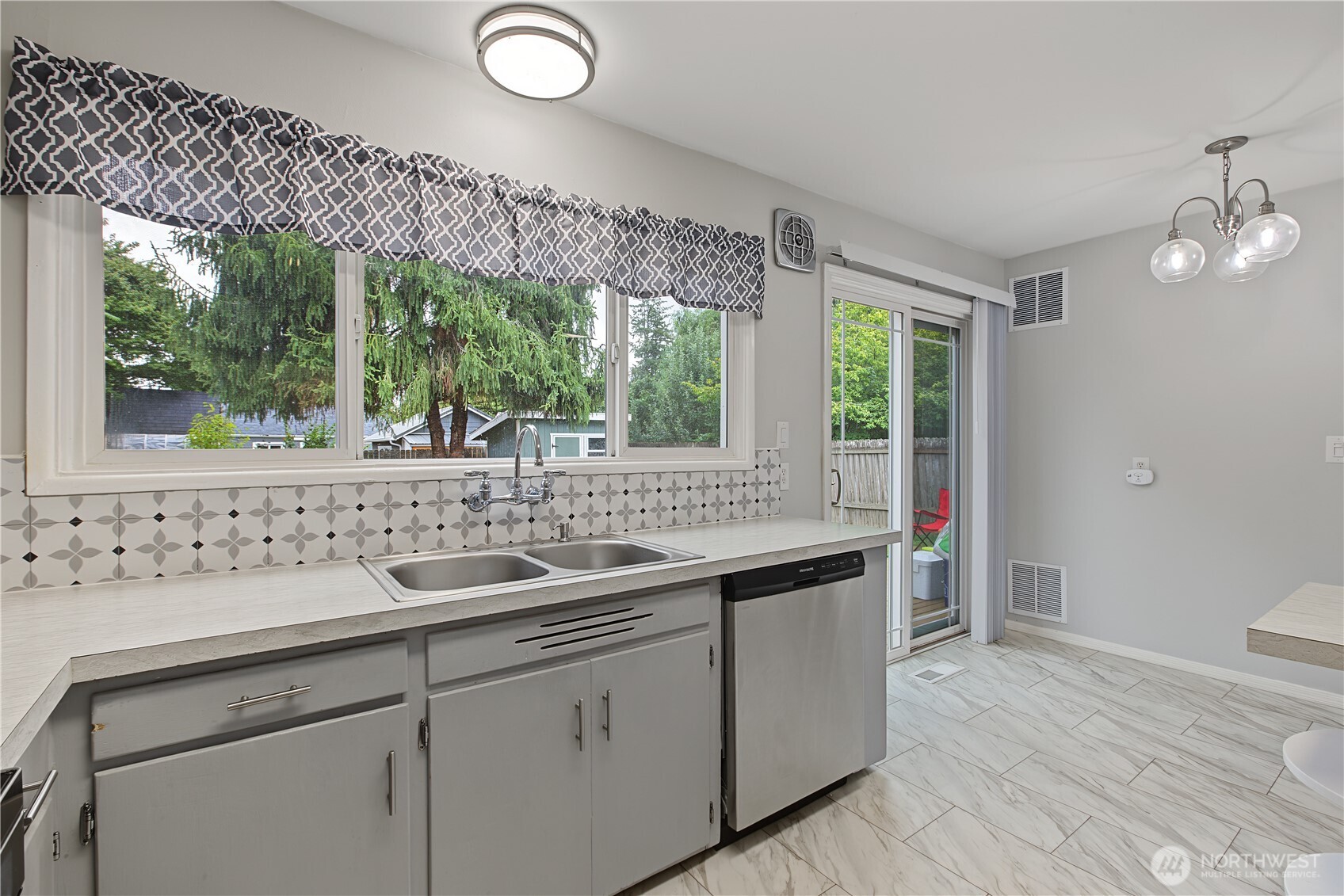 420 Wilson Street Property Photo 14