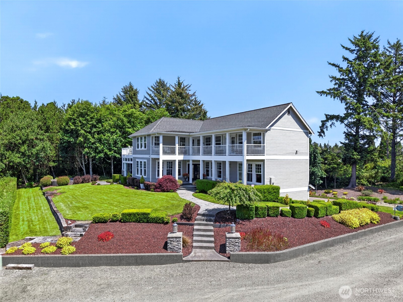 22225 Pacific Way Property Photo 2