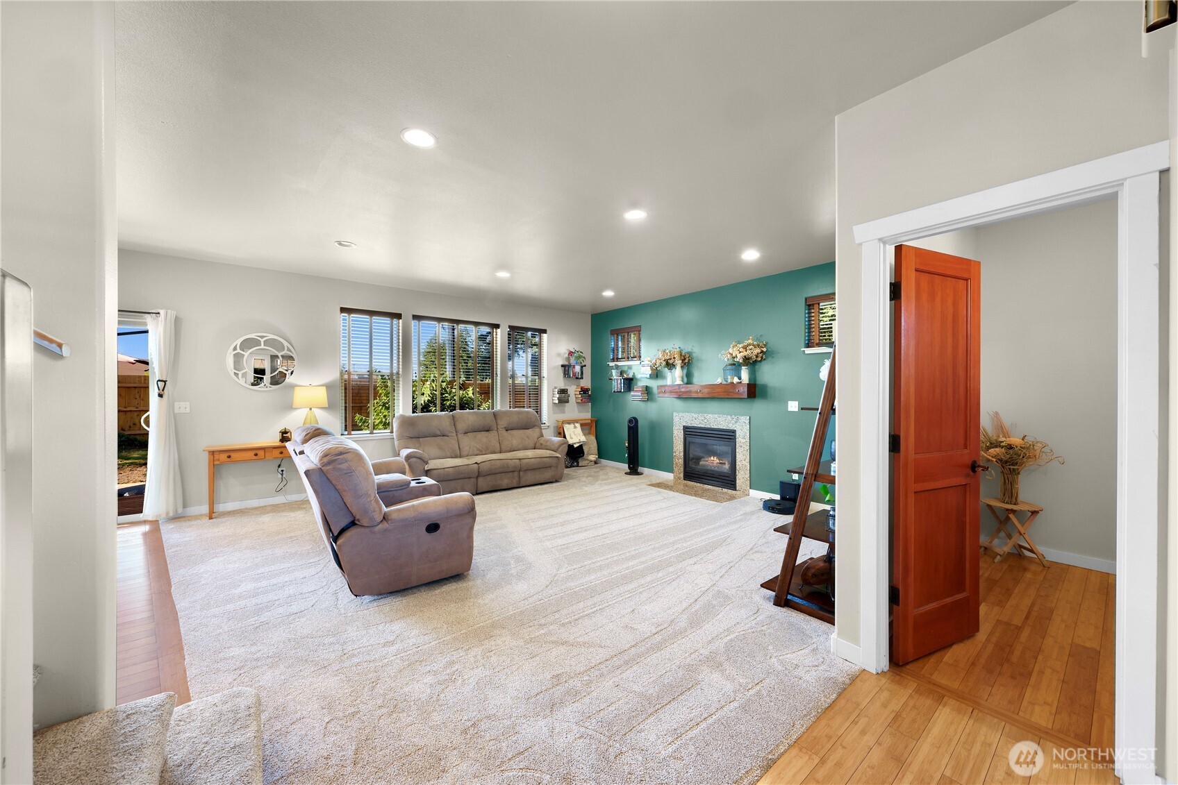 1302 Eastwood Way Property Photo 6