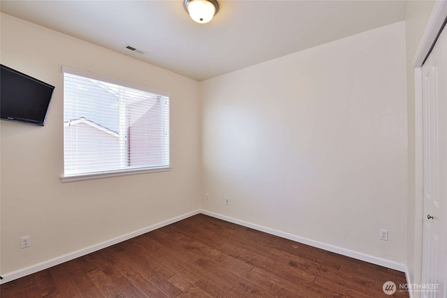 12009 31st Place Property Photo 7