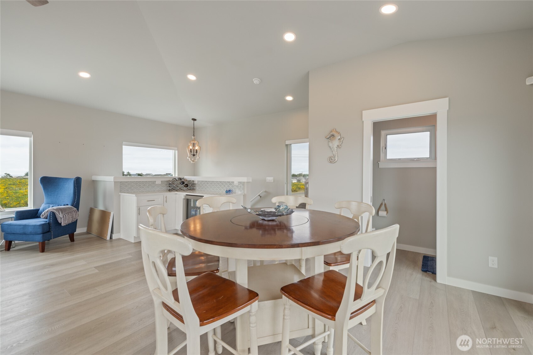 1038 Point Brown Avenue Property Photo 6