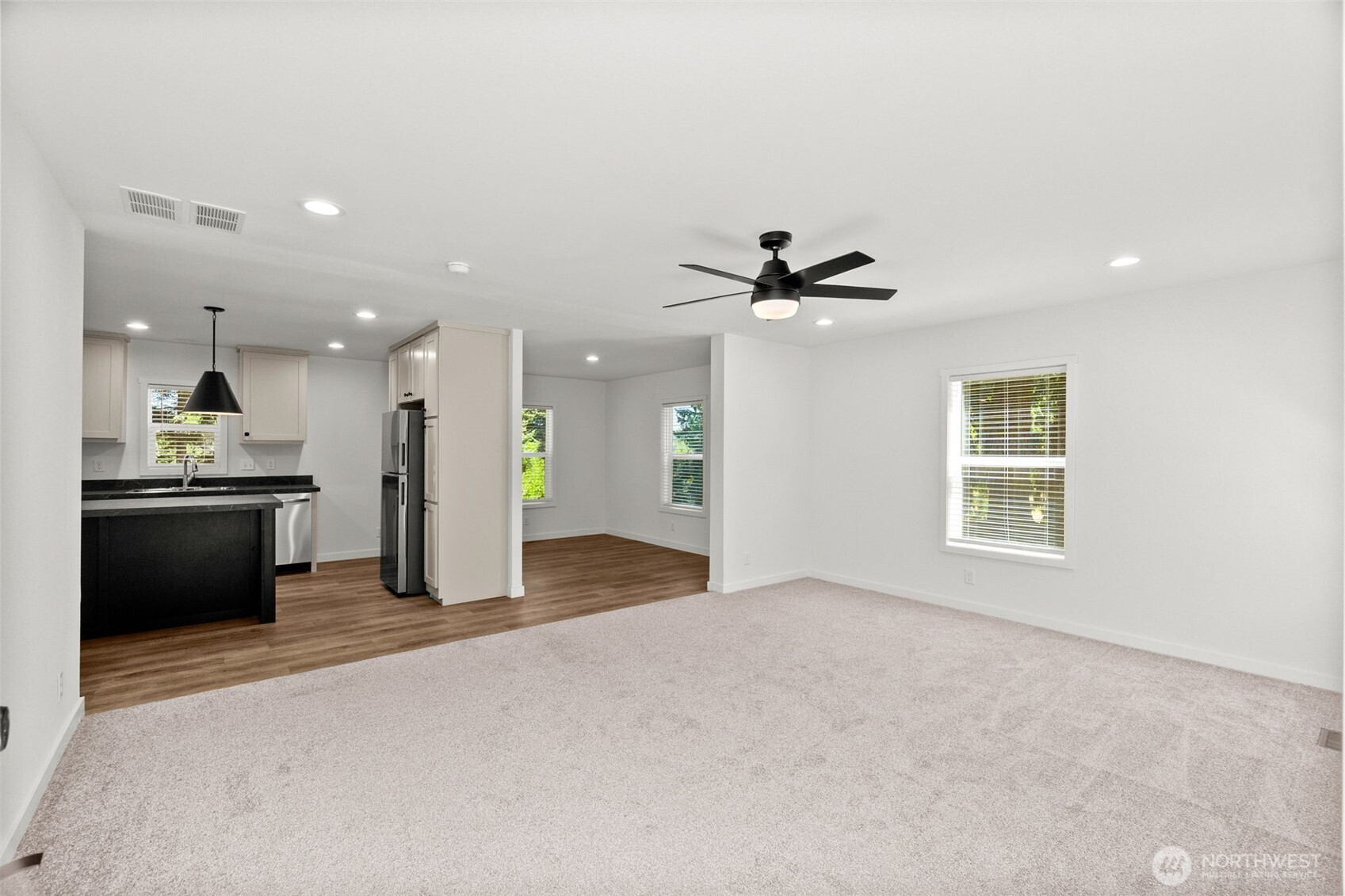 8306 Se Dawn Hill Drive Property Photo 4
