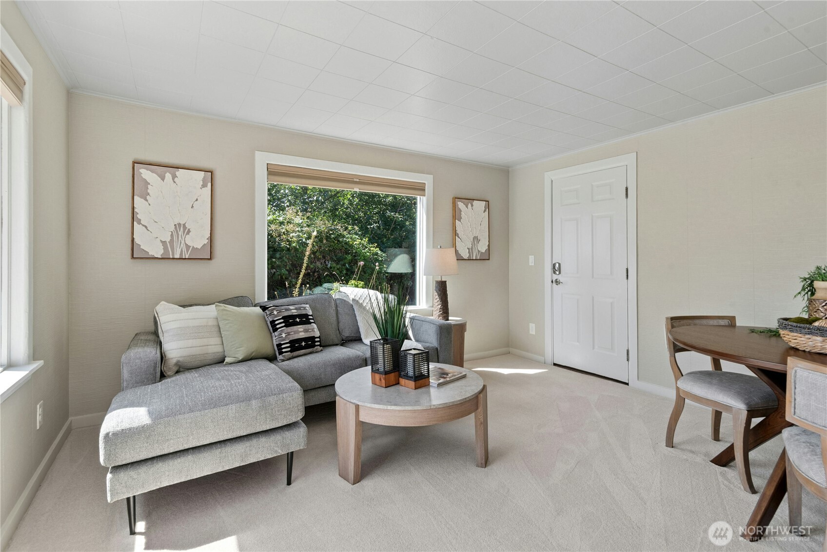 1035 Temple Drive Property Photo 6