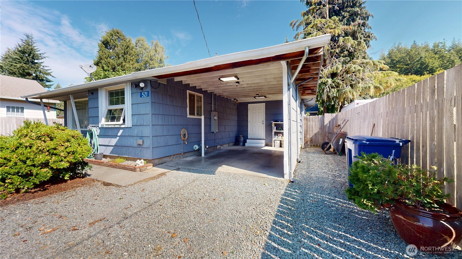 521 E Magnolia Avenue Property Photo 3