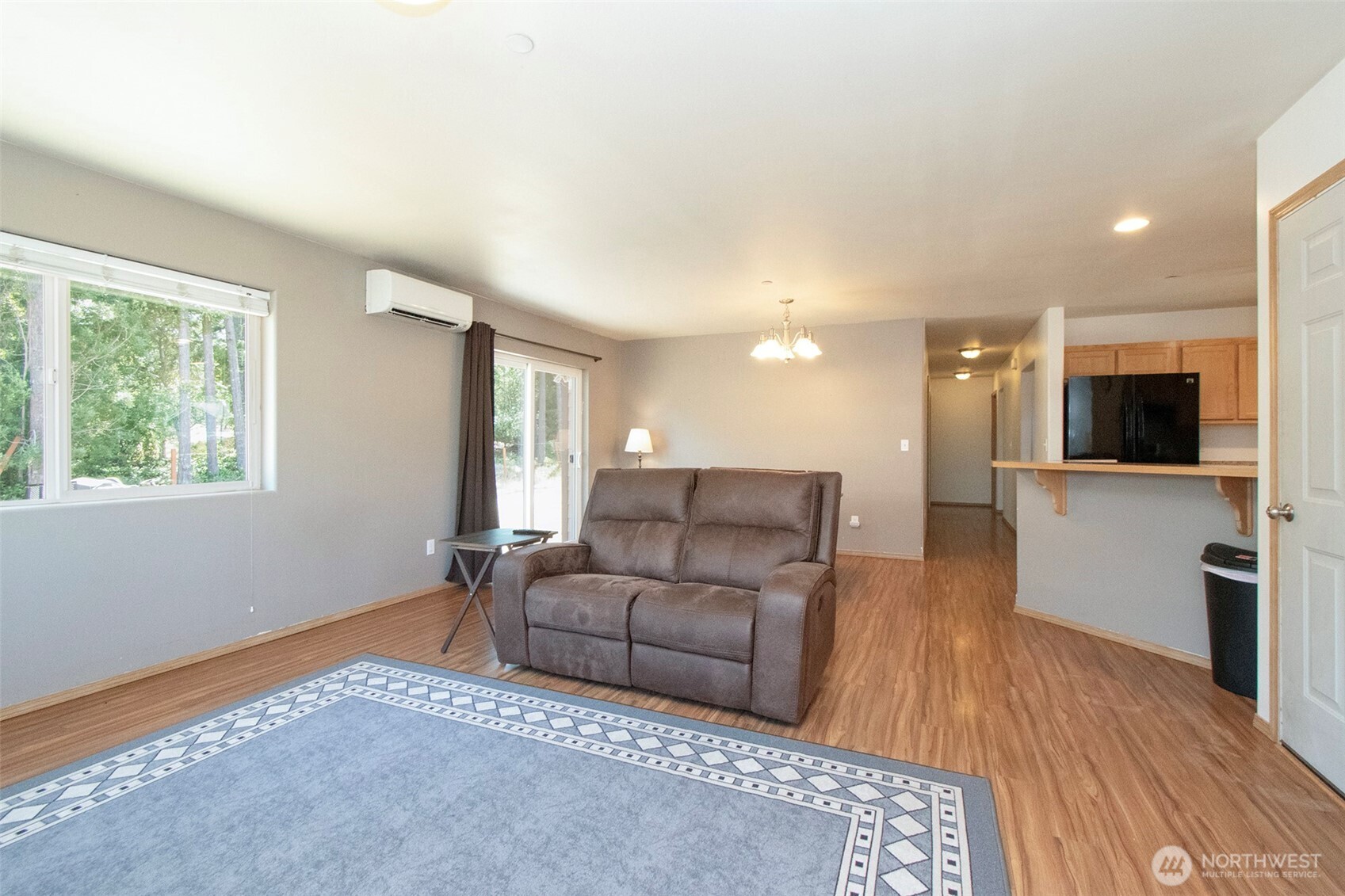 1427 W Pendley Court Property Photo 6