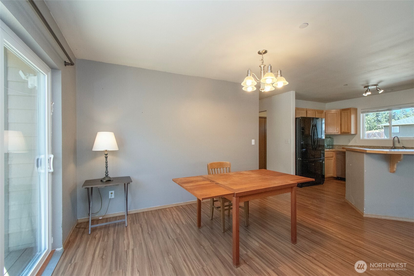 1427 W Pendley Court Property Photo 8