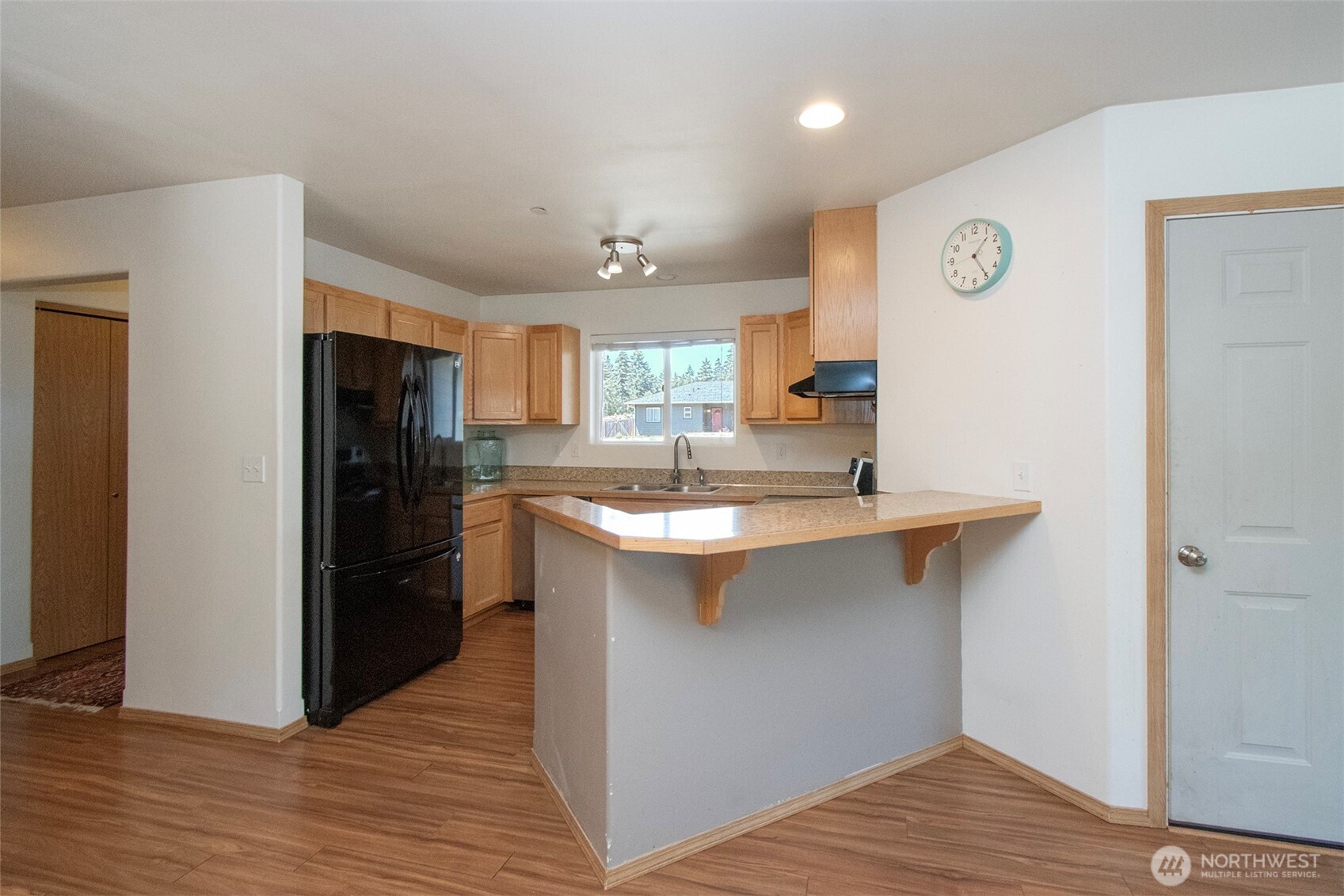 1427 W Pendley Court Property Photo 9