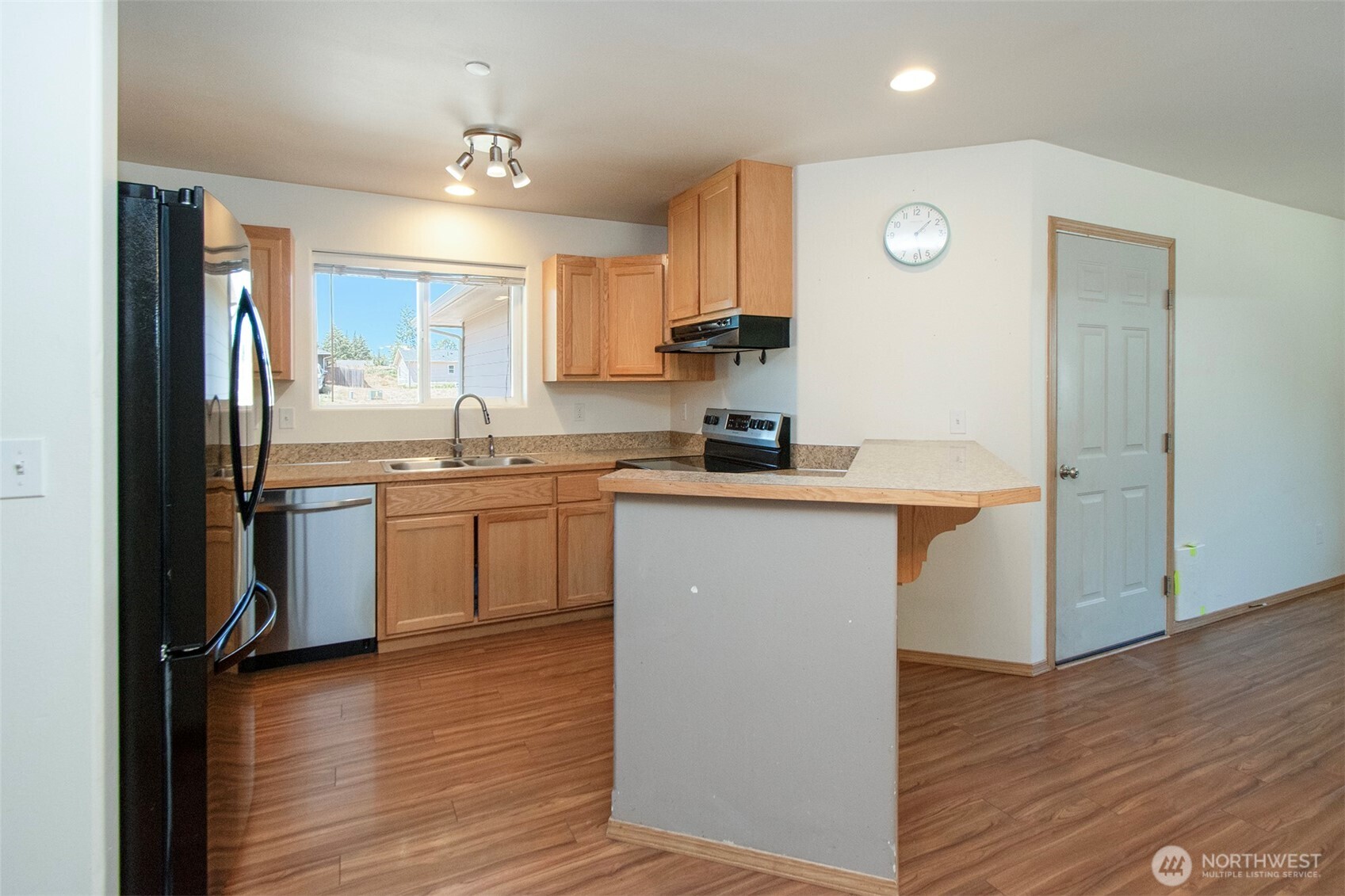 1427 W Pendley Court Property Photo 10
