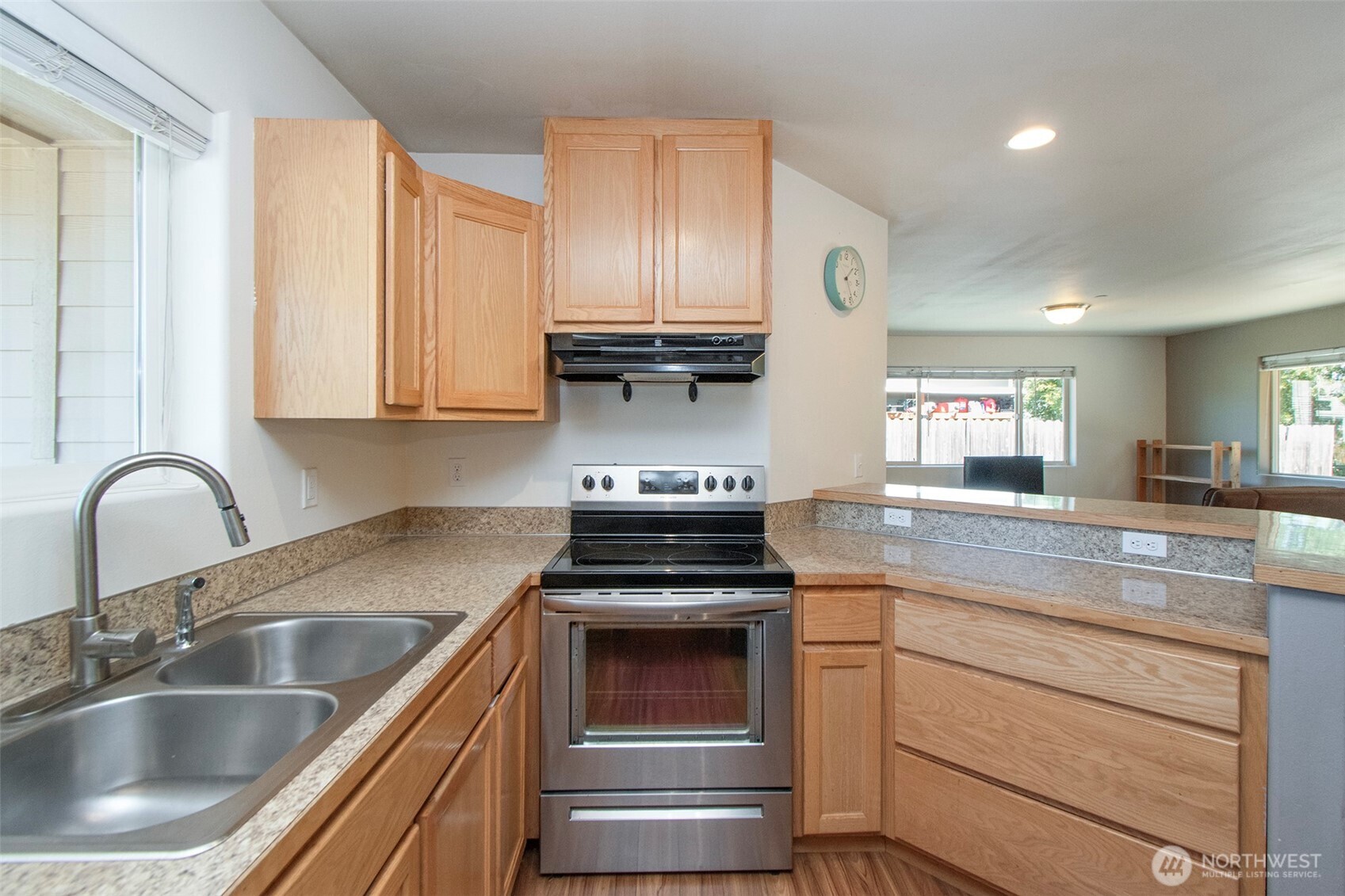 1427 W Pendley Court Property Photo 11