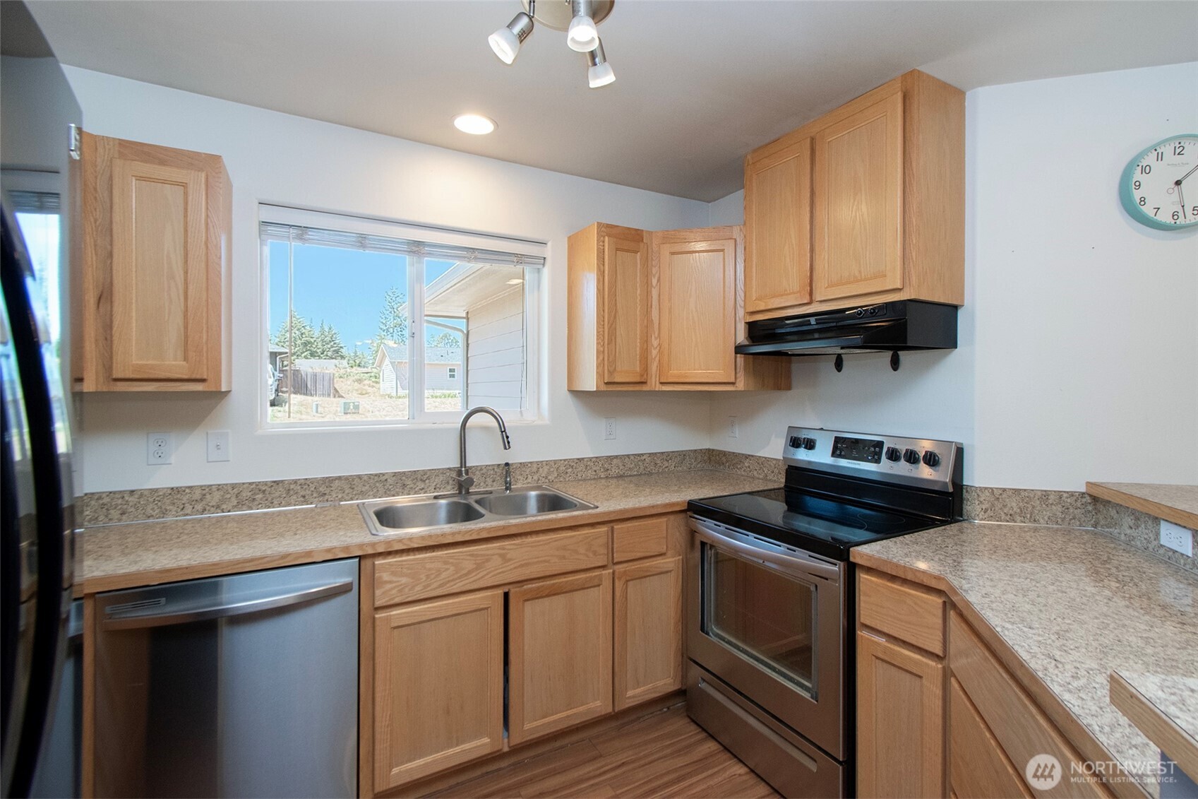 1427 W Pendley Court Property Photo 12