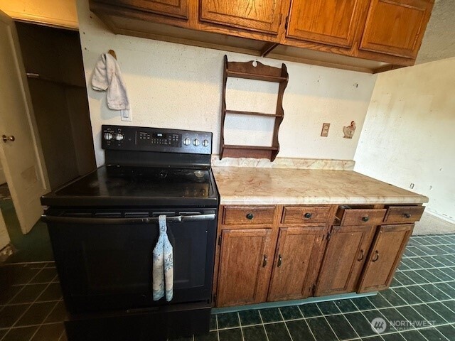 710 S Hawthorne Drive Property Photo 2