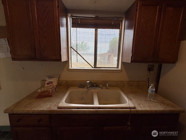 710 S Hawthorne Drive Property Photo 14