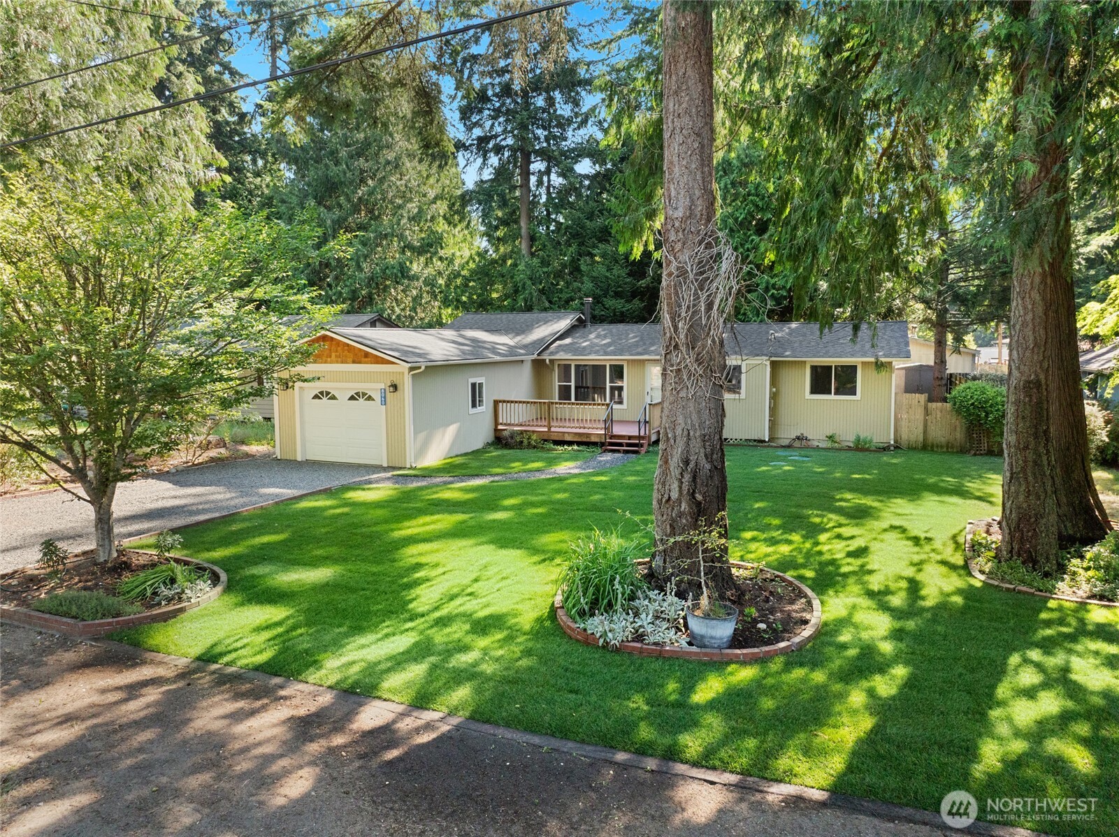 8060 Ne Seawind Ave Property Photo 3