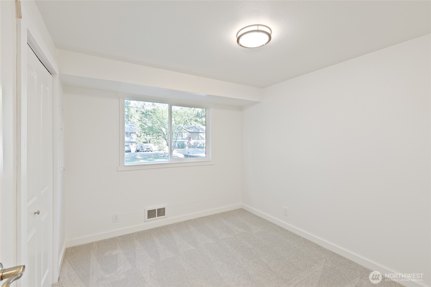 8060 Ne Seawind Ave Property Photo 19
