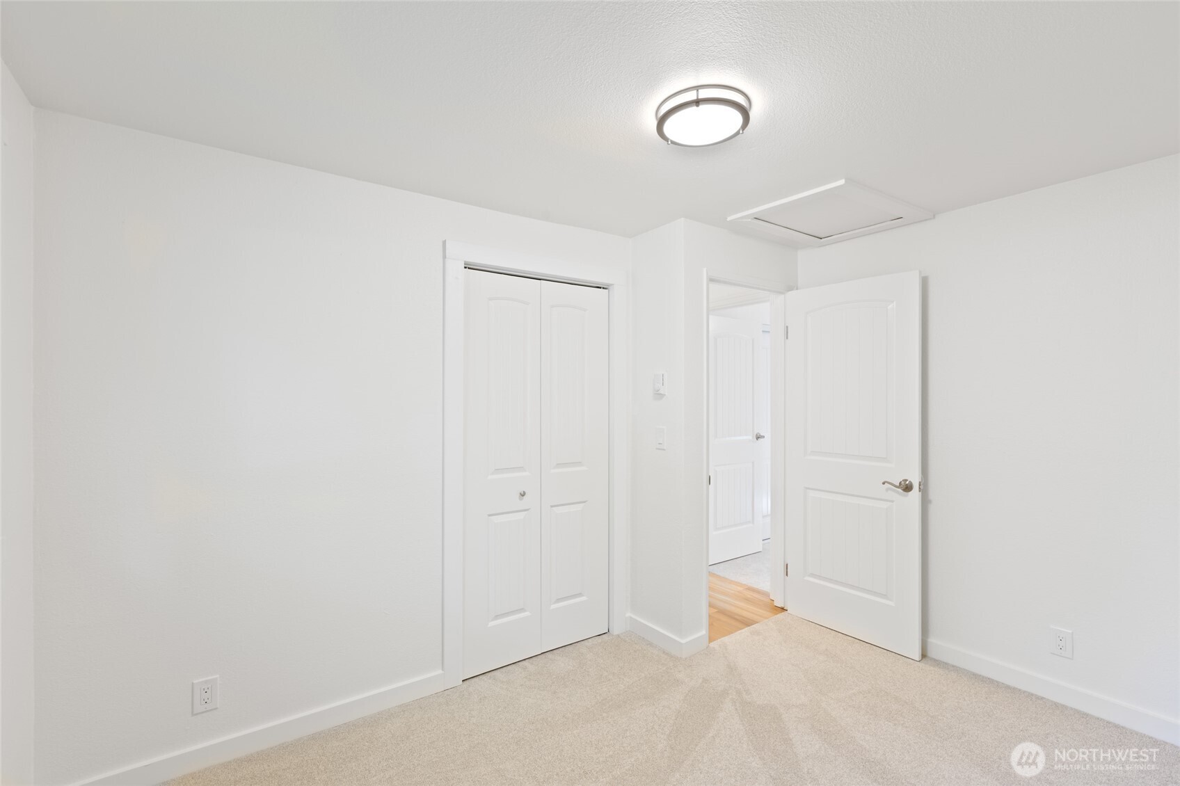 8060 Ne Seawind Ave Property Photo 21