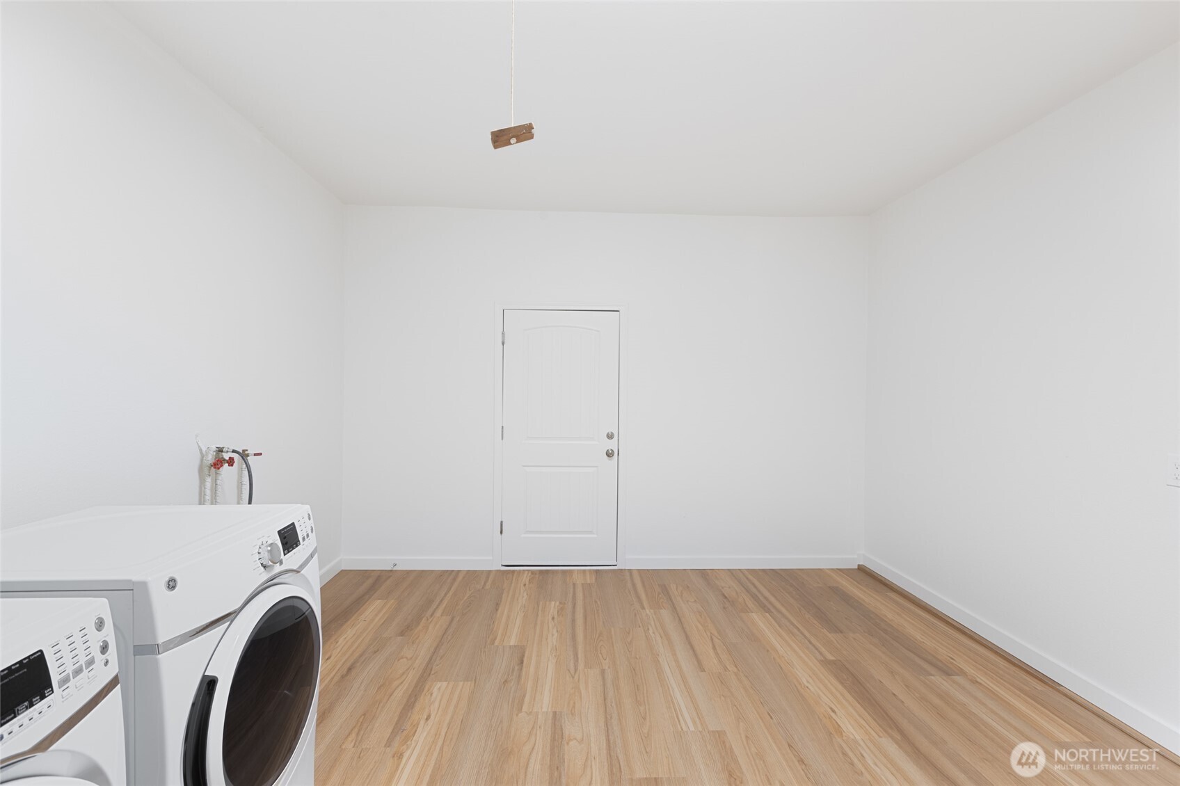 8060 Ne Seawind Ave Property Photo 23