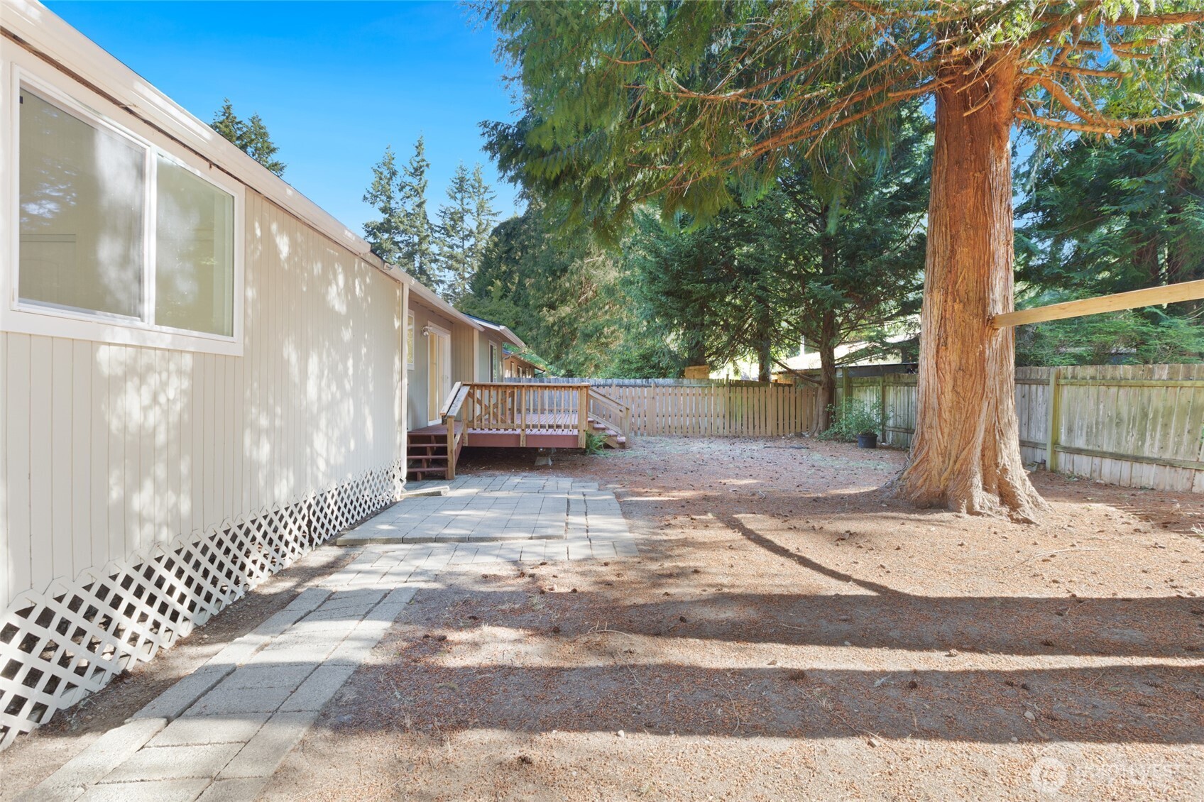 8060 Ne Seawind Ave Property Photo 26