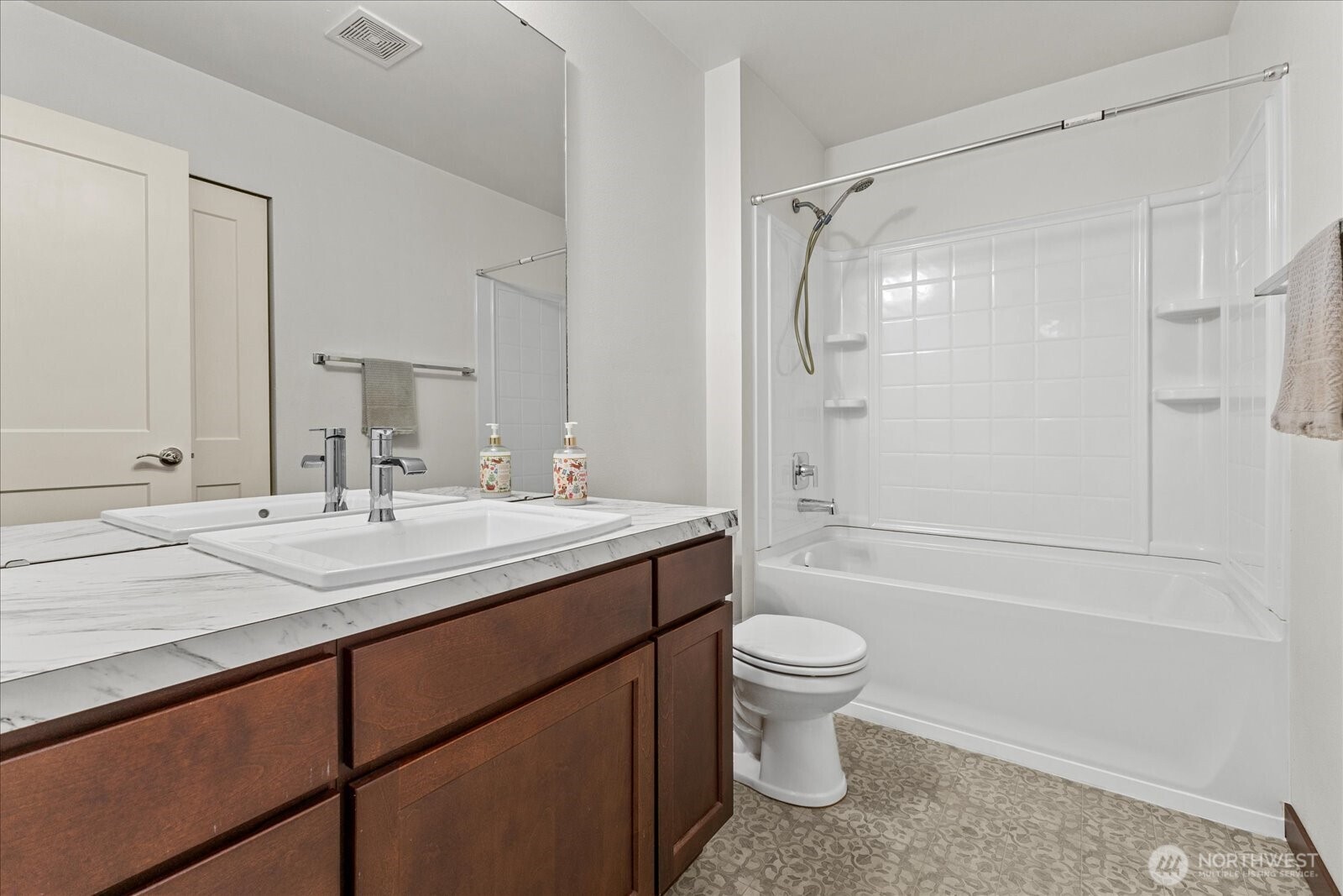17272 158th Street Property Photo 6