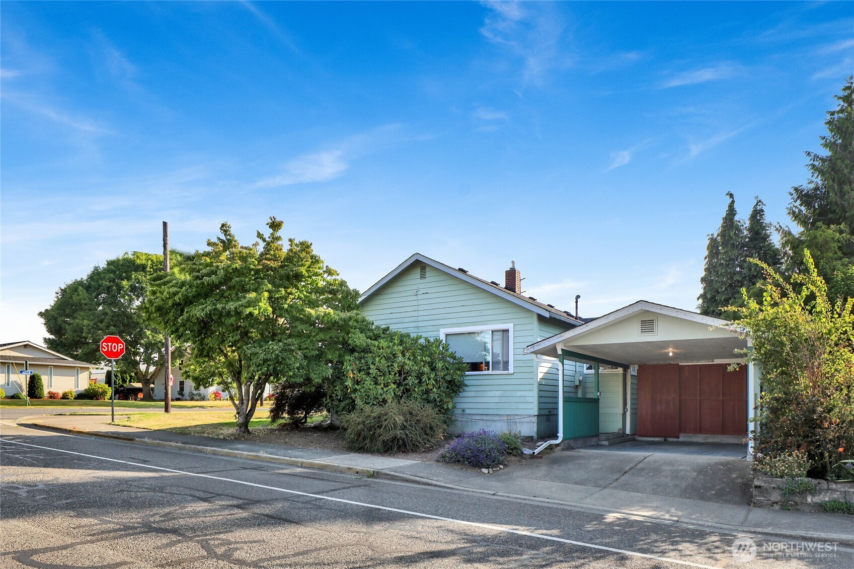 502 E Grover Street Property Photo 2