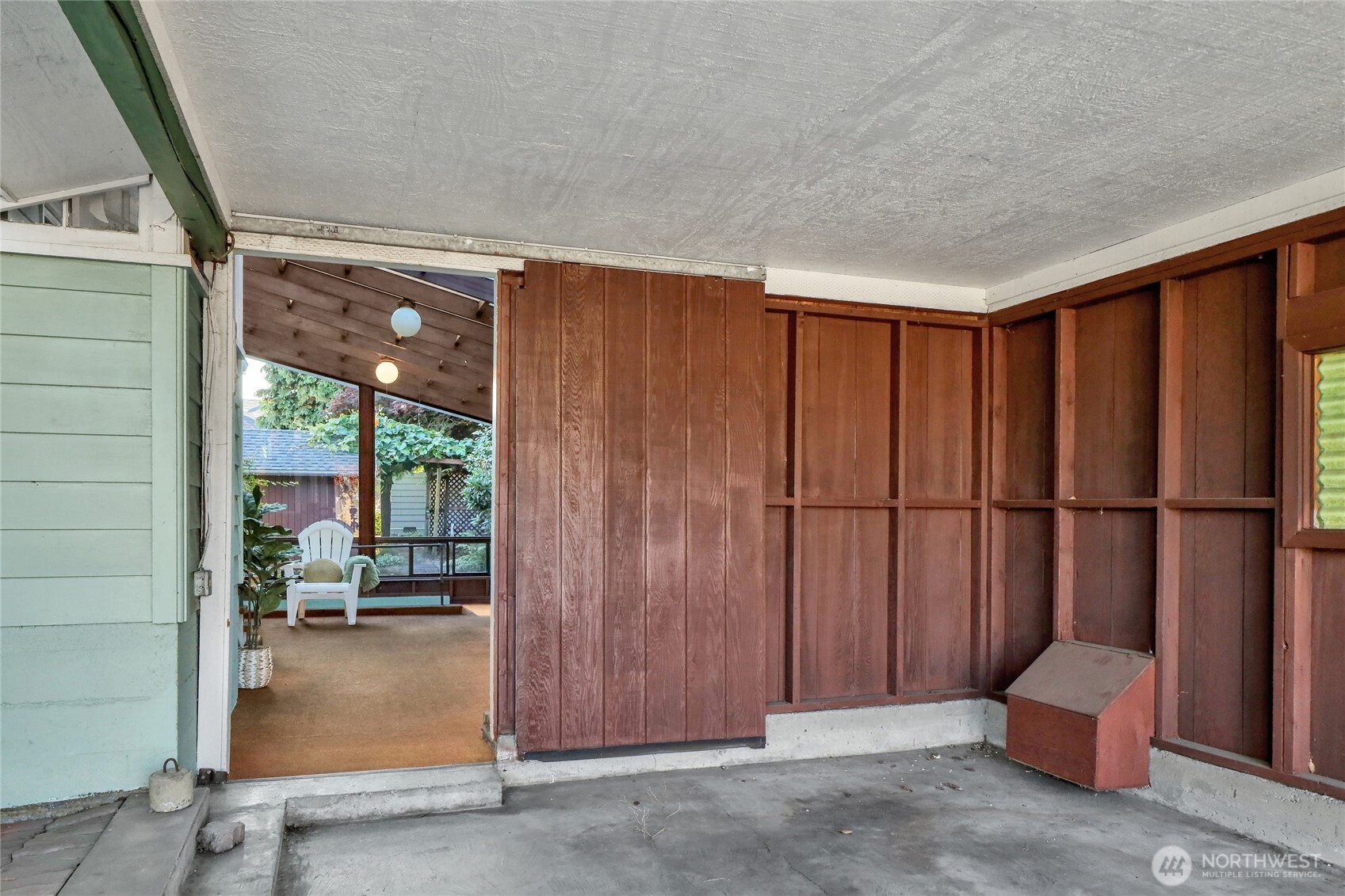 502 E Grover Street Property Photo 3