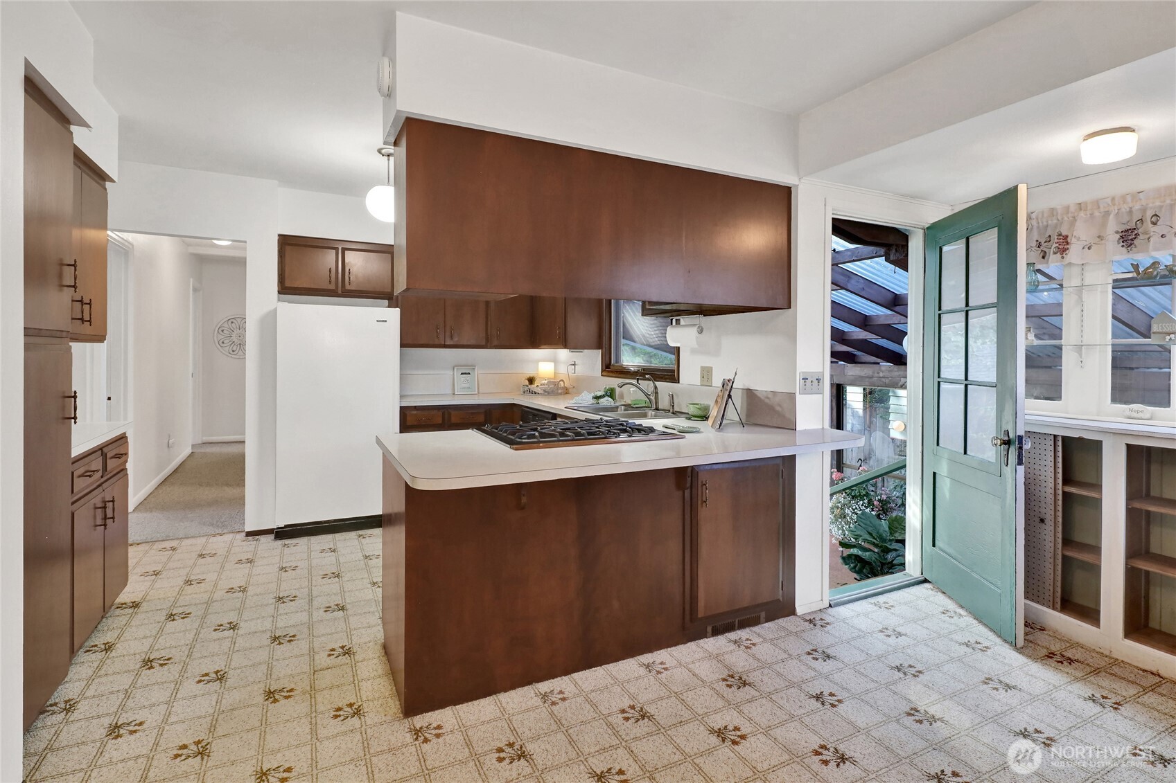 502 E Grover Street Property Photo 20