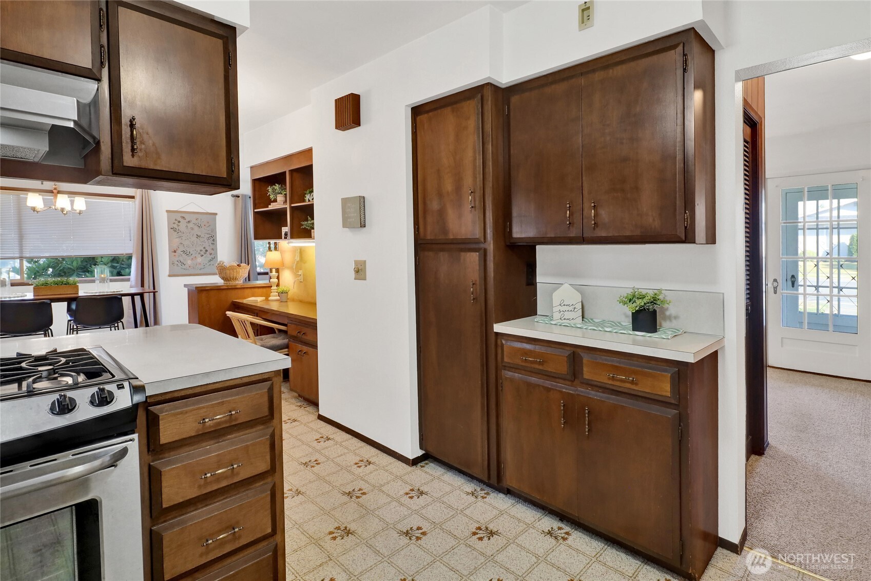 502 E Grover Street Property Photo 23