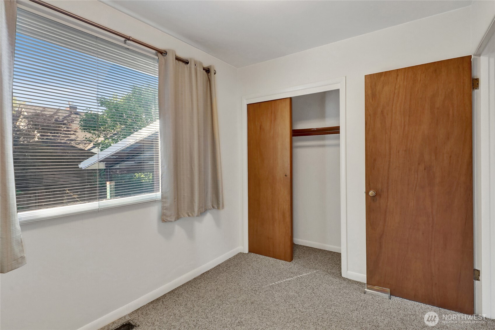 502 E Grover Street Property Photo 31