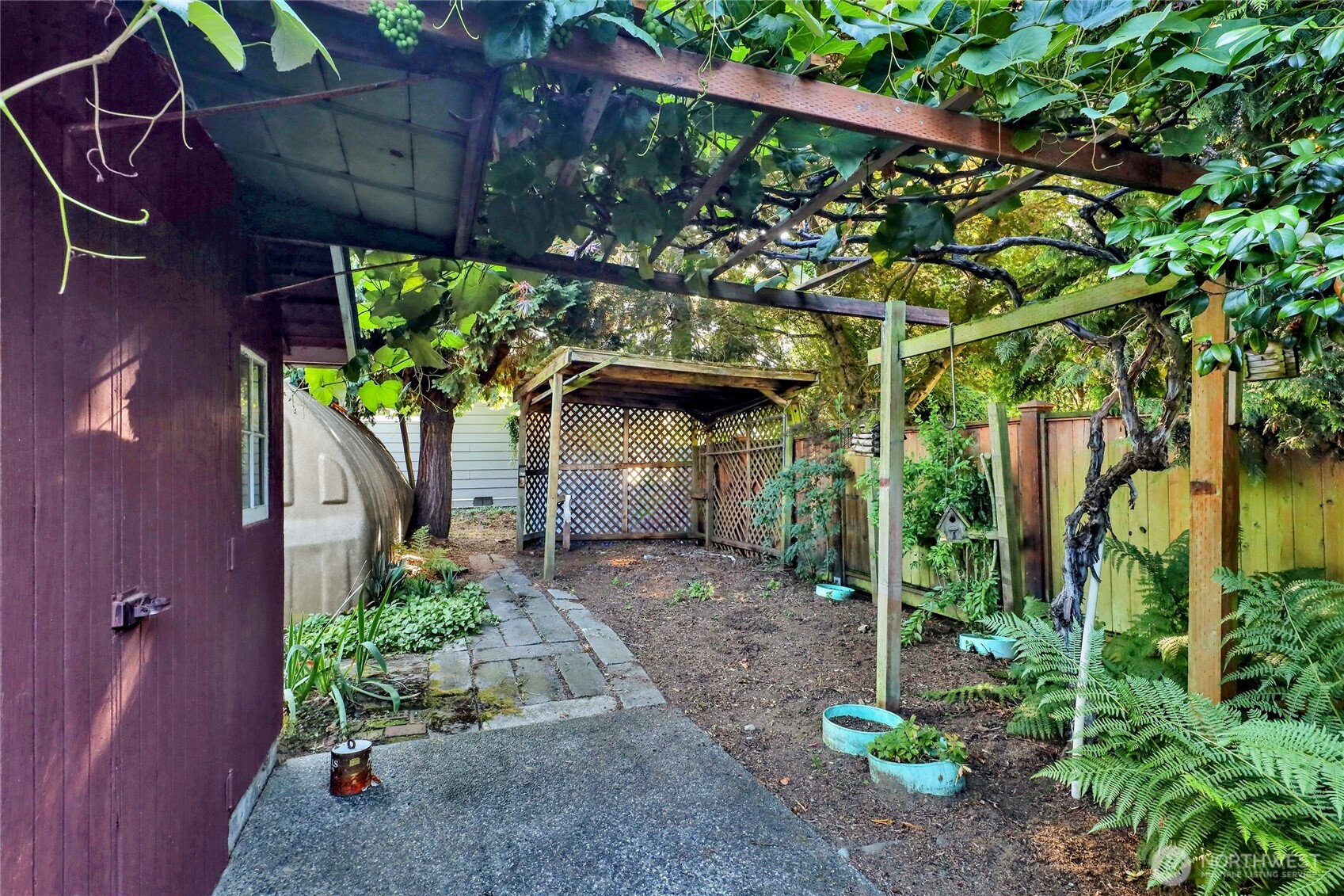 502 E Grover Street Property Photo 37