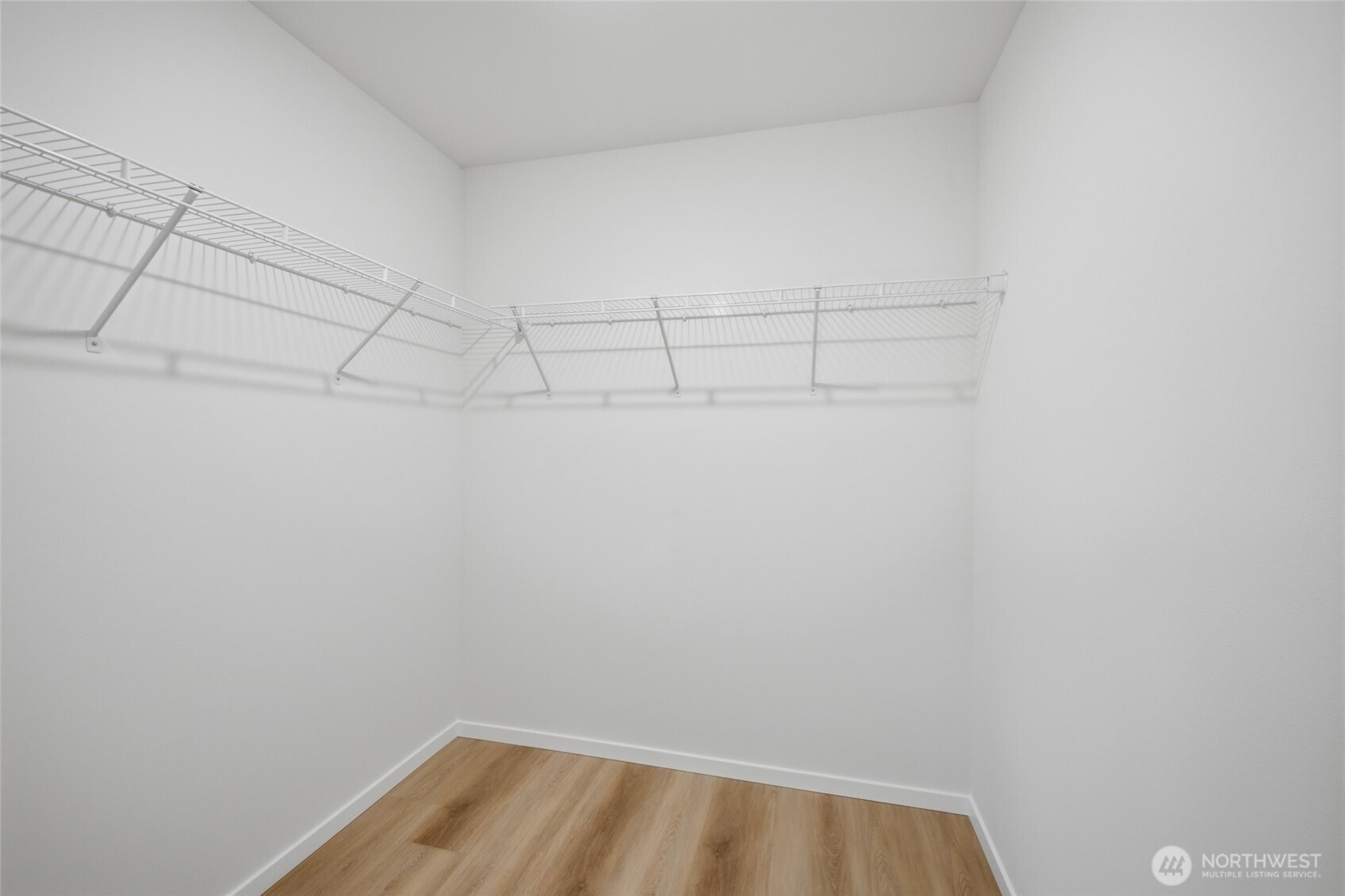 9811 Linden Avenue Property Photo 7
