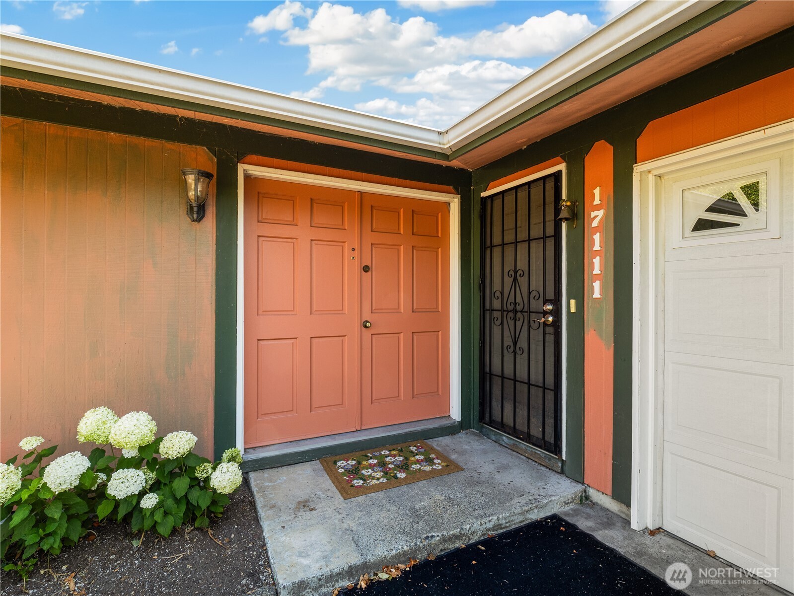 17111 5th Avenue Ct Property Photo 3