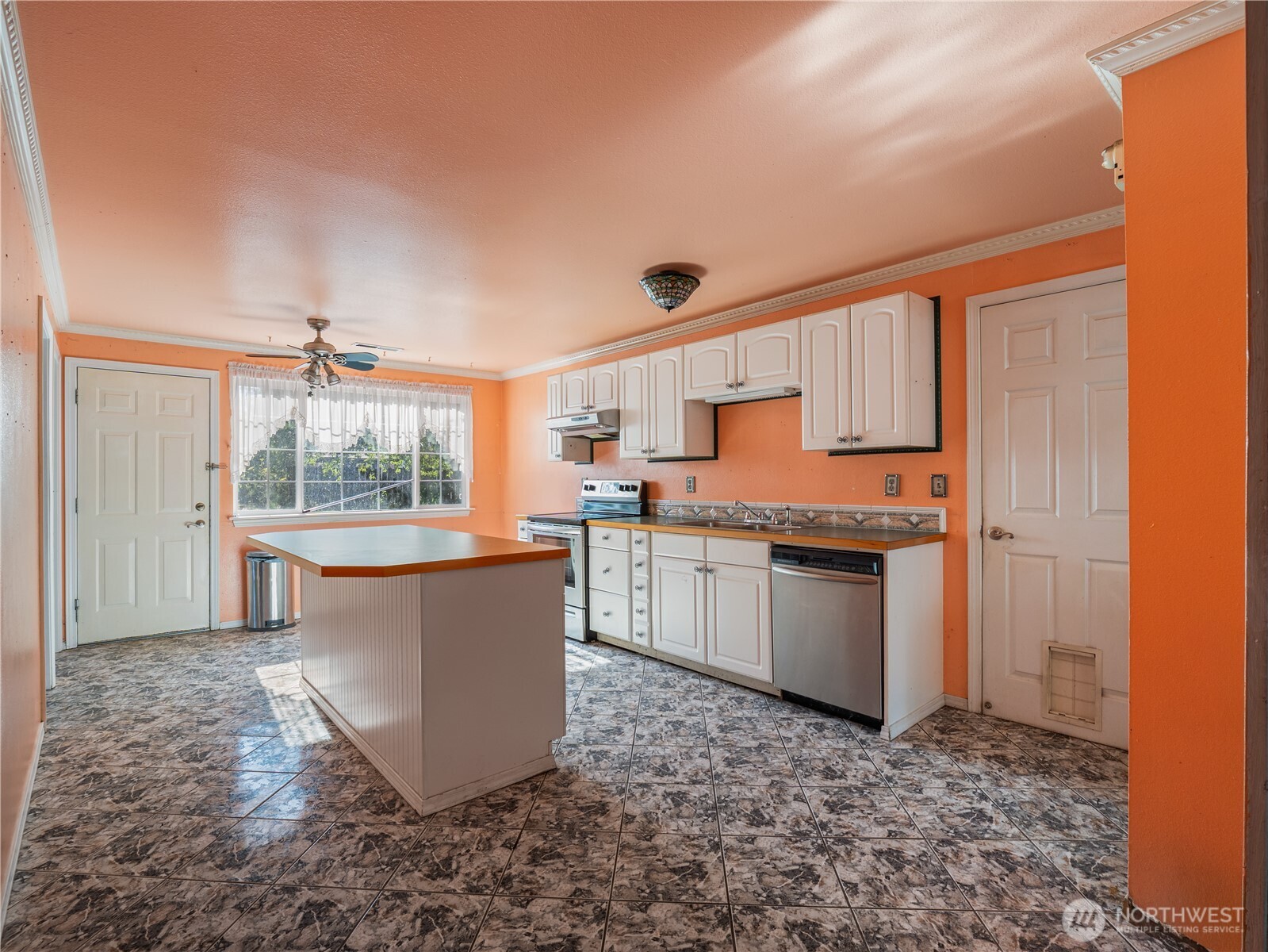 17111 5th Avenue Ct Property Photo 8