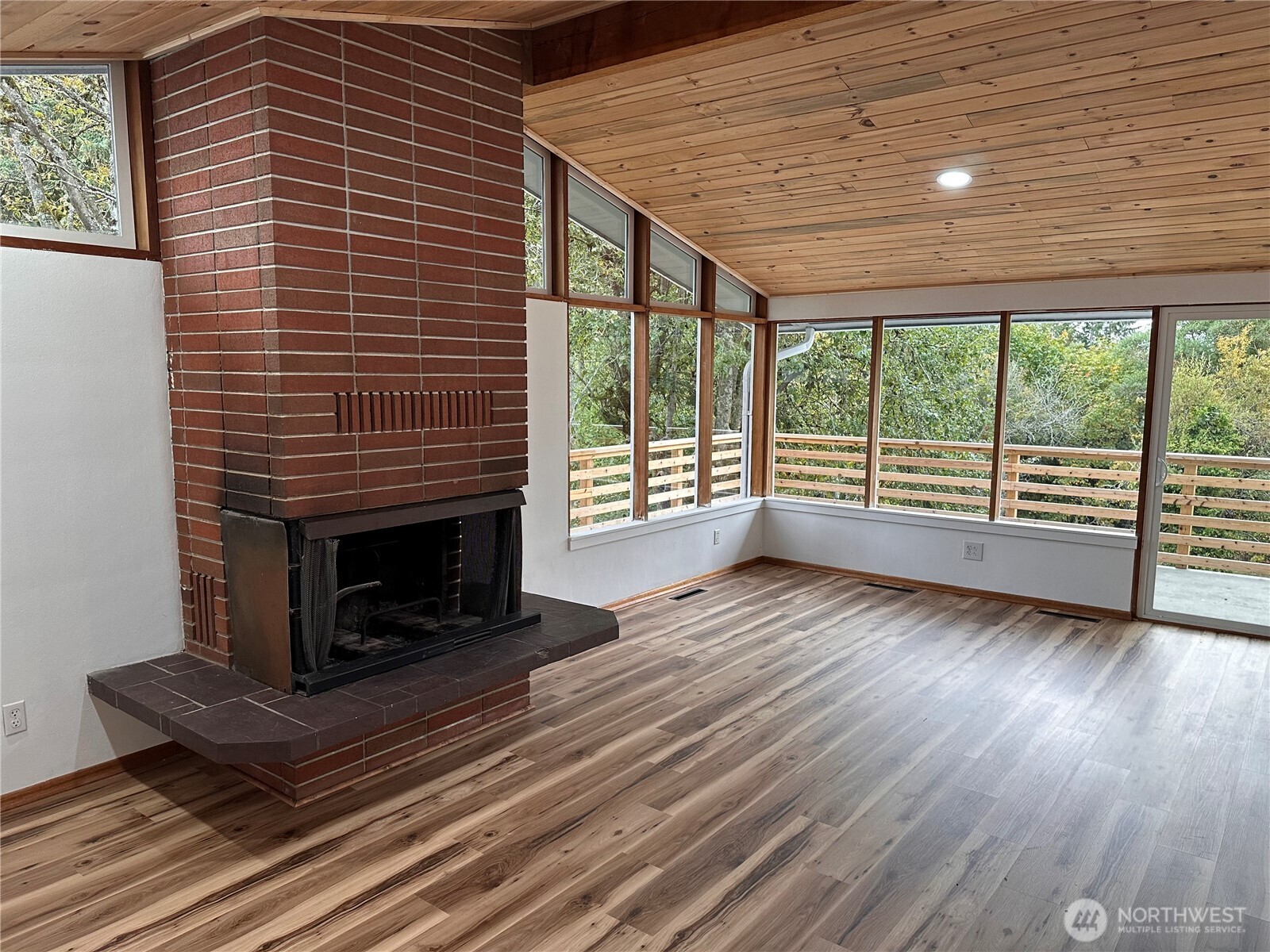 3219 Halverson Avenue Property Photo 8