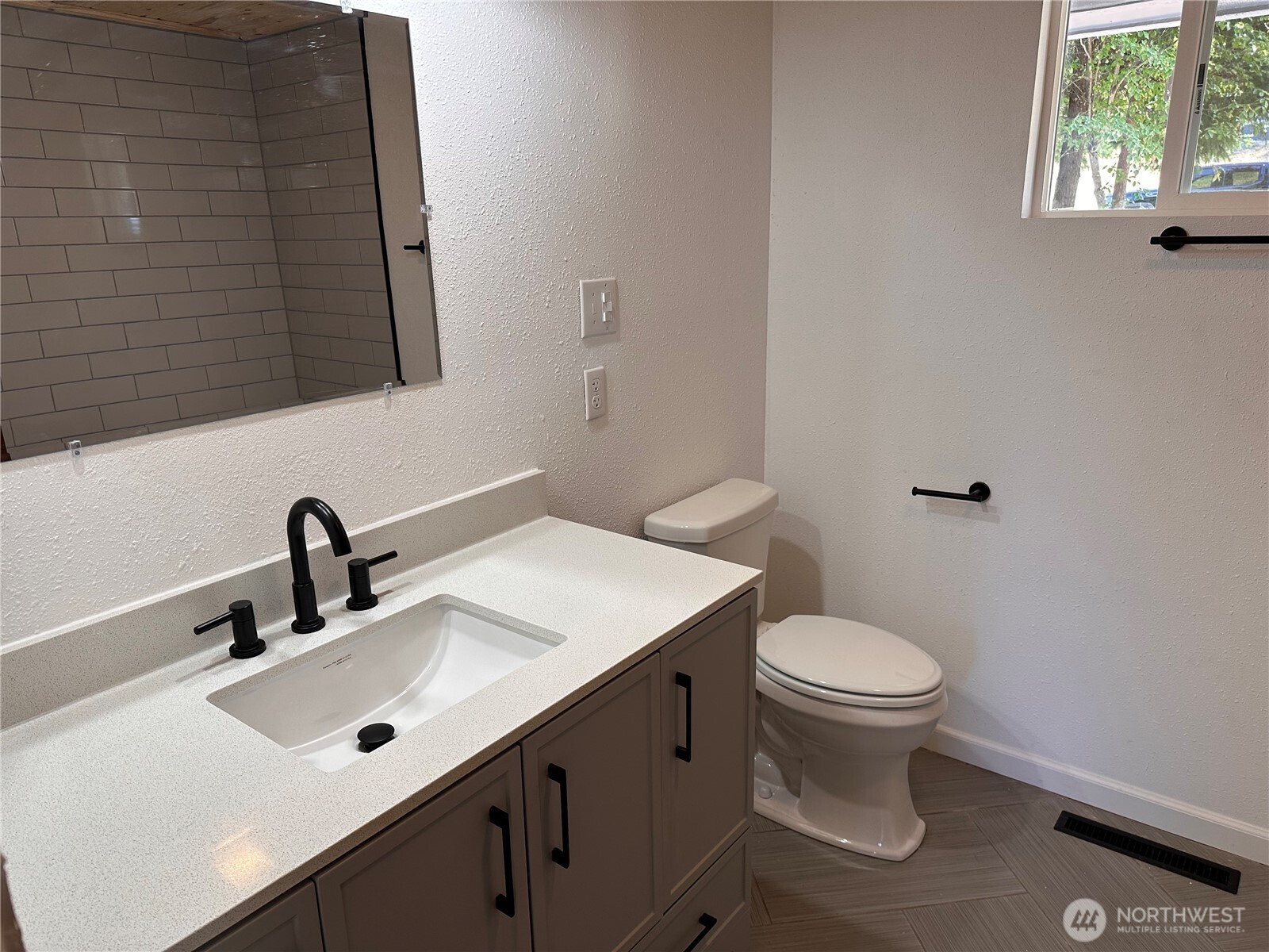 3219 Halverson Avenue Property Photo 17