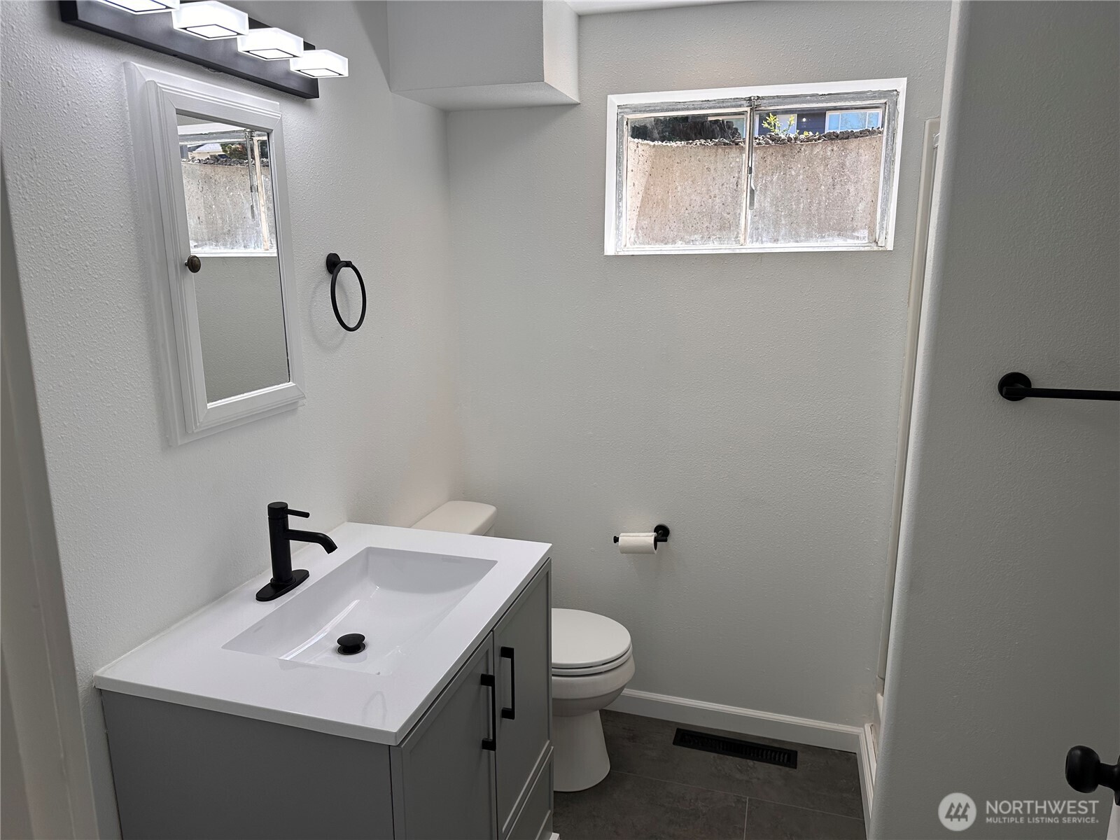 3219 Halverson Avenue Property Photo 22