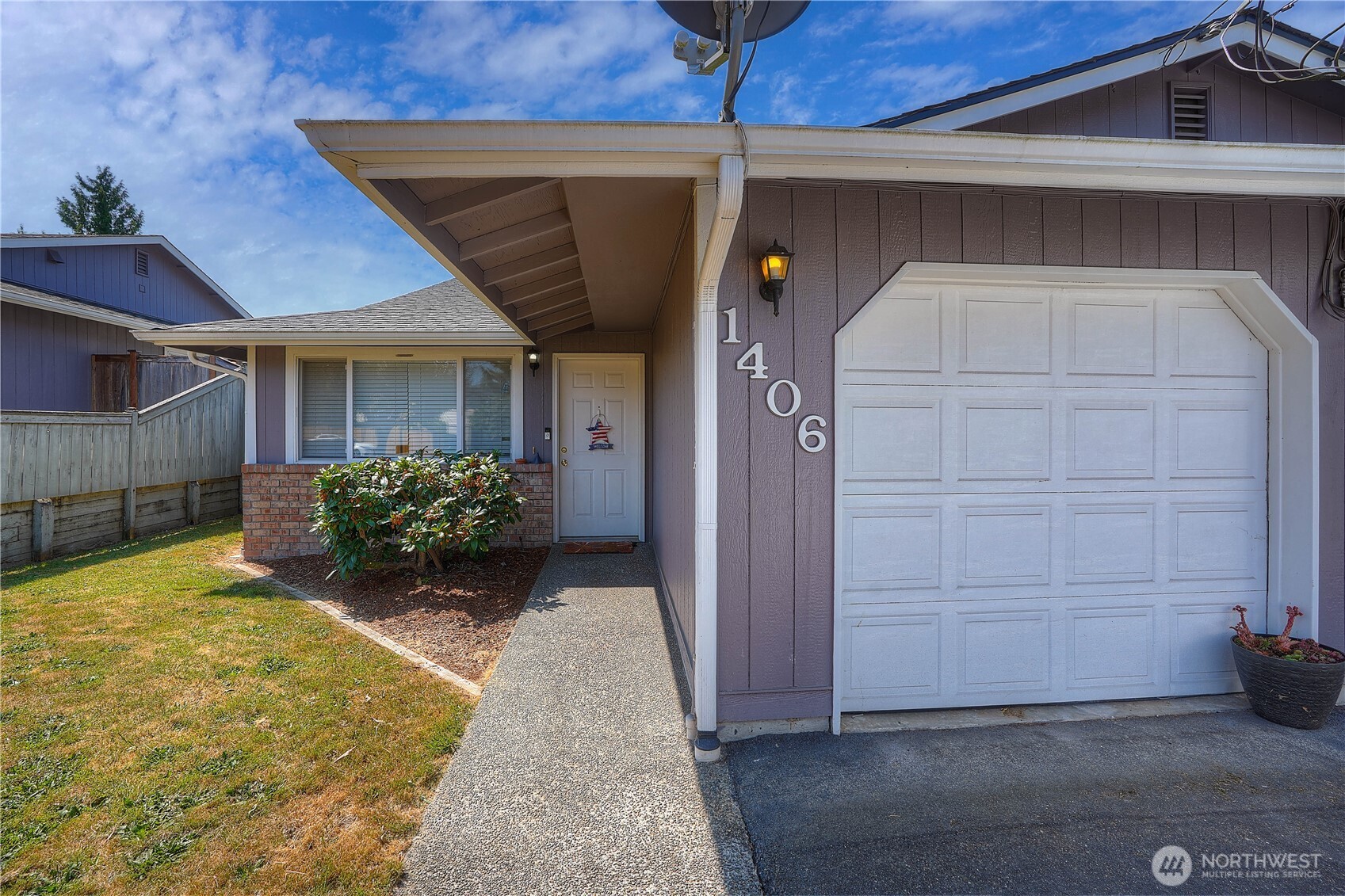 1404 103rd Street Property Photo 2