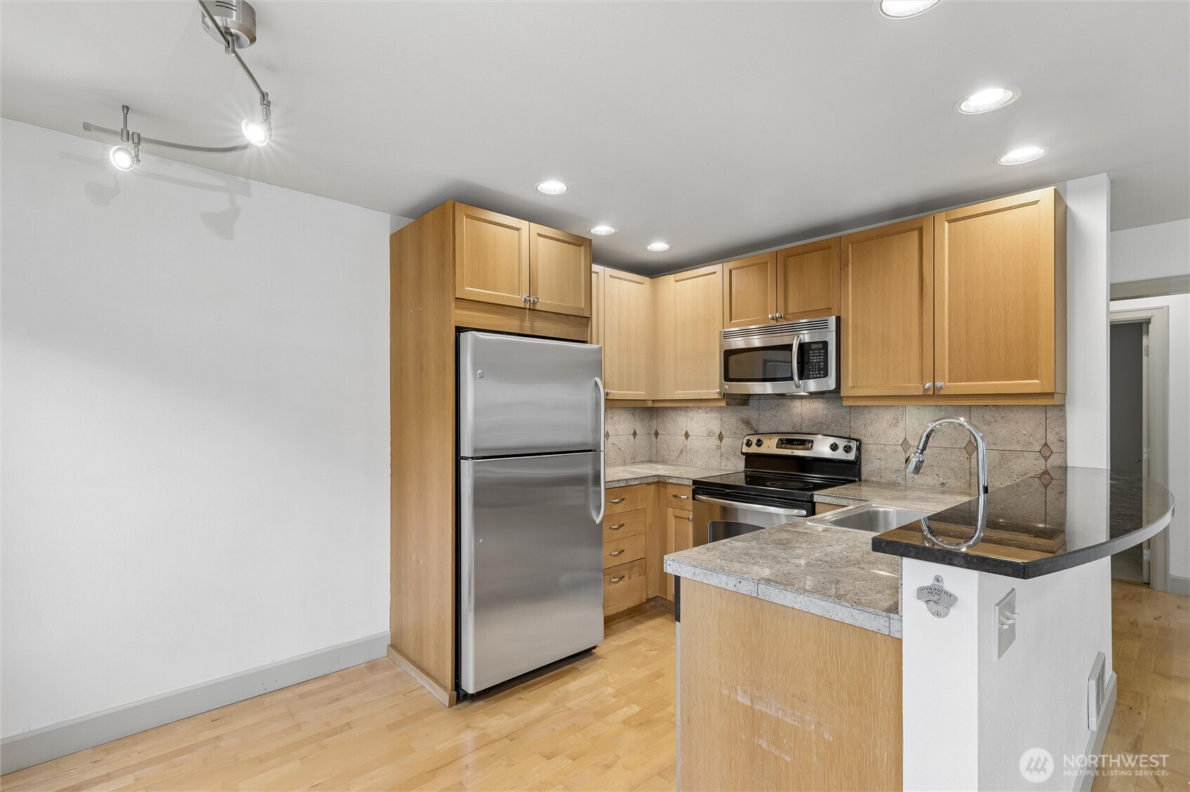 102 Galer Street 102 Property Photo 3