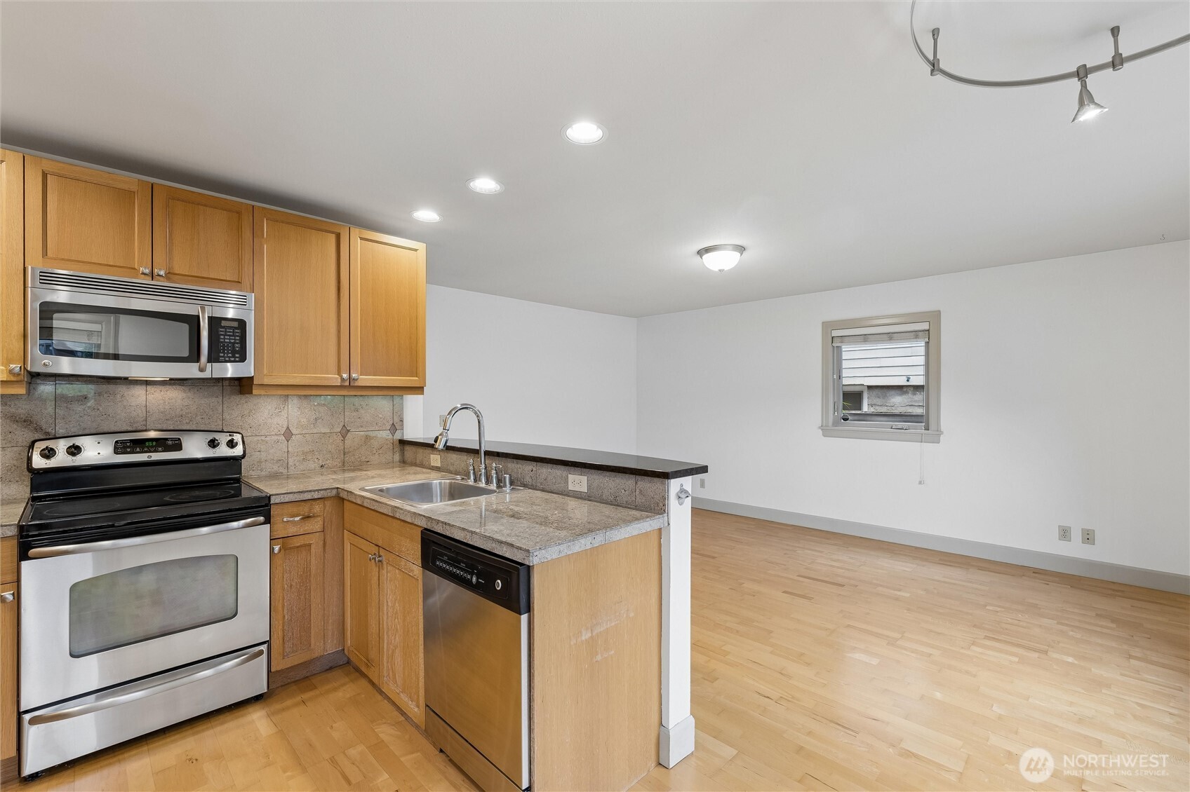 102 Galer Street 102 Property Photo 4