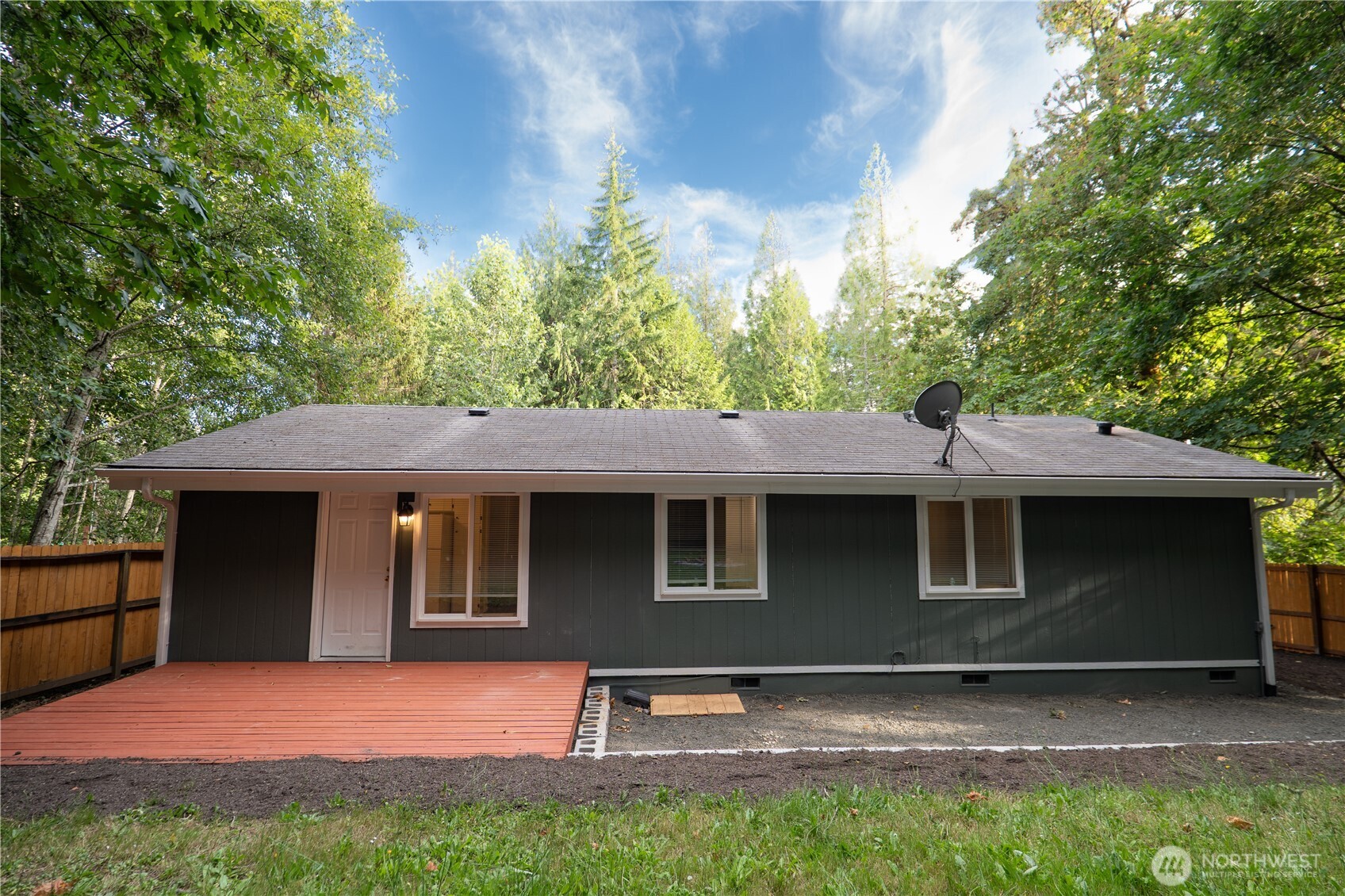 31 E Earll Drive Property Photo 11