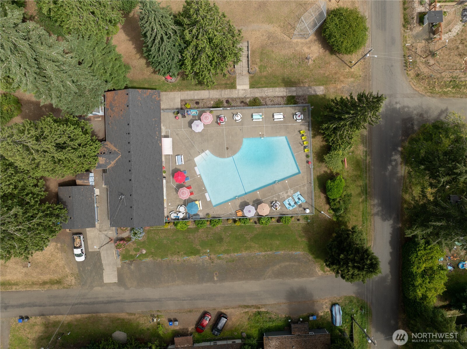 31 E Earll Drive Property Photo 17