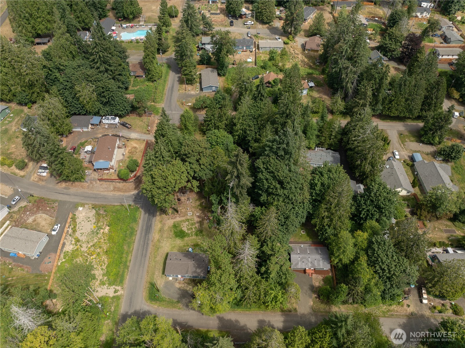 31 E Earll Drive Property Photo 18